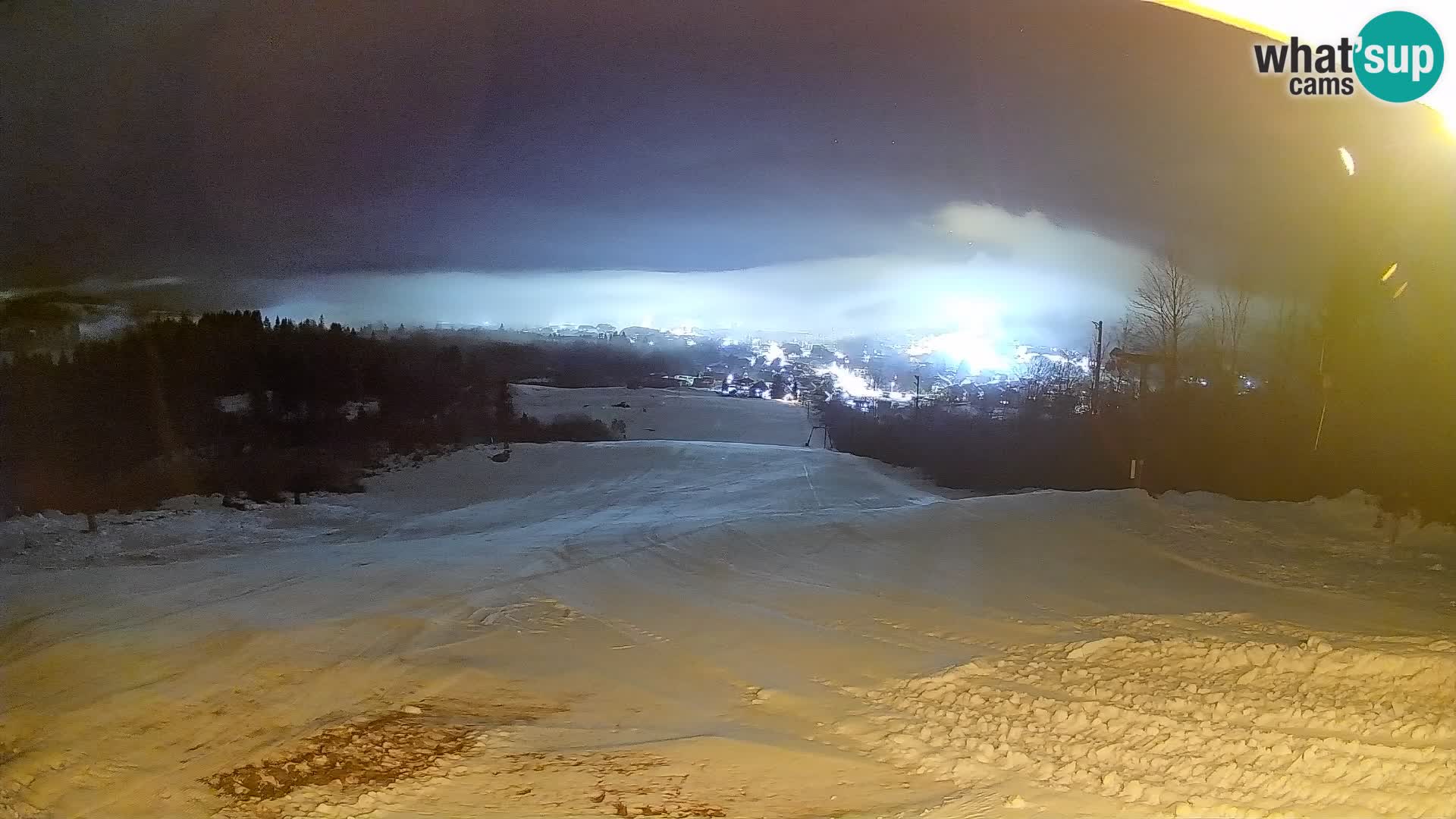 Kamera uživo Bohinjska Bistrica – Pogled u stvarnom vremenu sa skijališta Kozji Hrbet