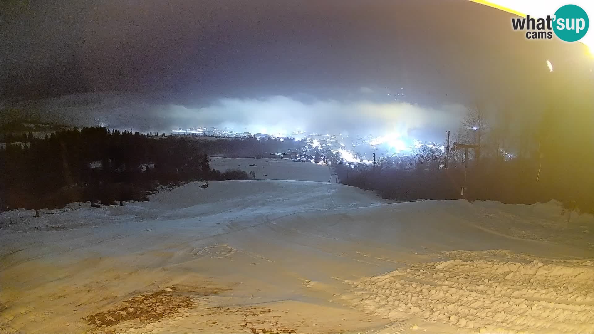 Kamera uživo Bohinjska Bistrica – Pogled u stvarnom vremenu sa skijališta Kozji Hrbet