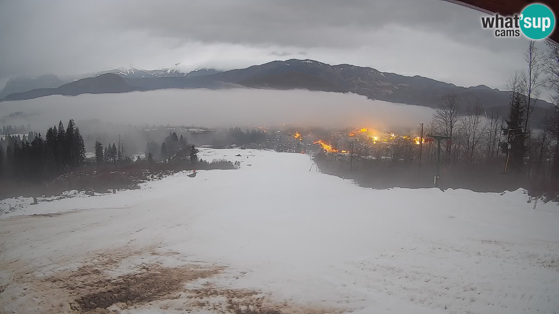 Kamera uživo Bohinjska Bistrica – Pogled u stvarnom vremenu sa skijališta Kozji Hrbet