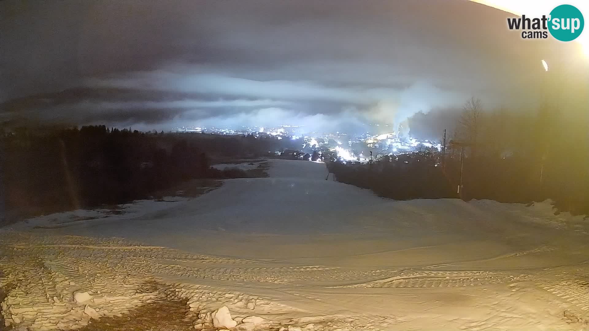 Kamera uživo Bohinjska Bistrica – Pogled u stvarnom vremenu sa skijališta Kozji Hrbet