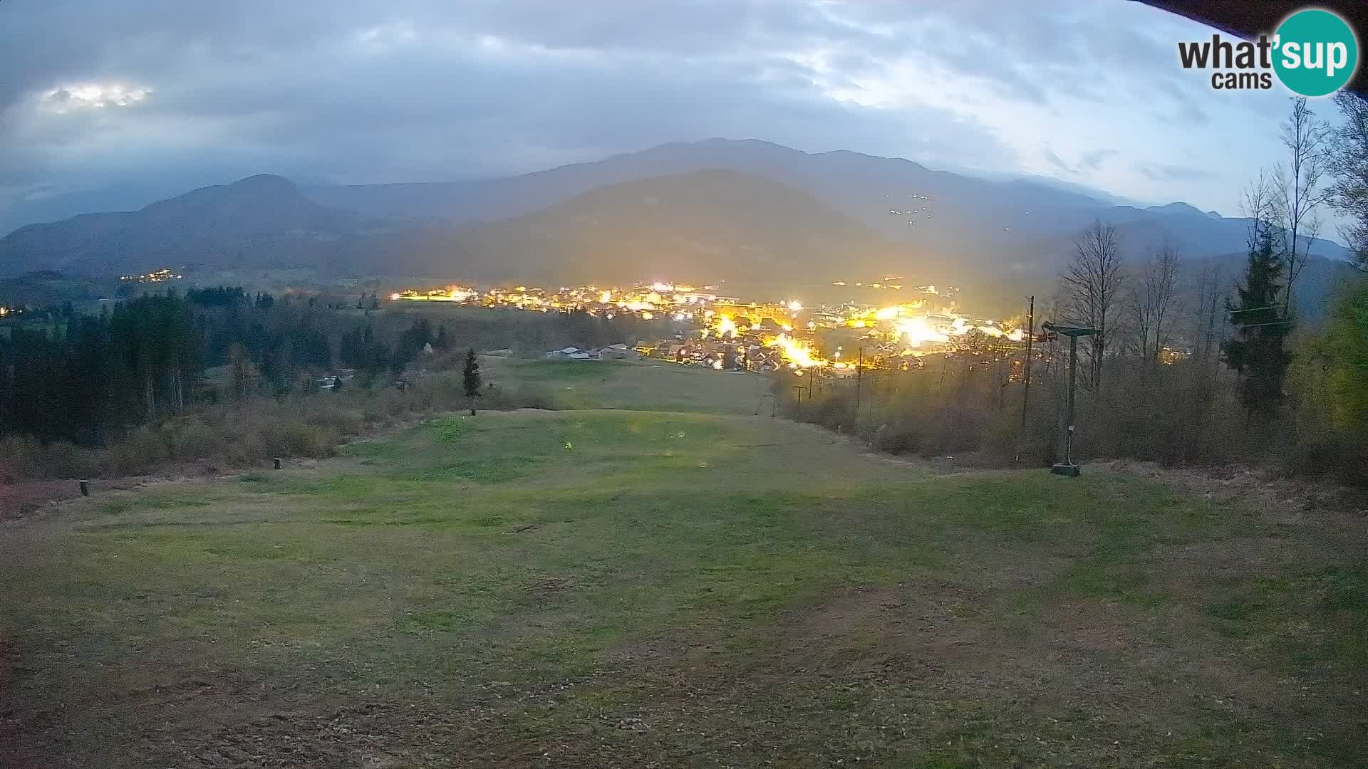 Kamera uživo Bohinjska Bistrica – Pogled u stvarnom vremenu sa skijališta Kozji Hrbet