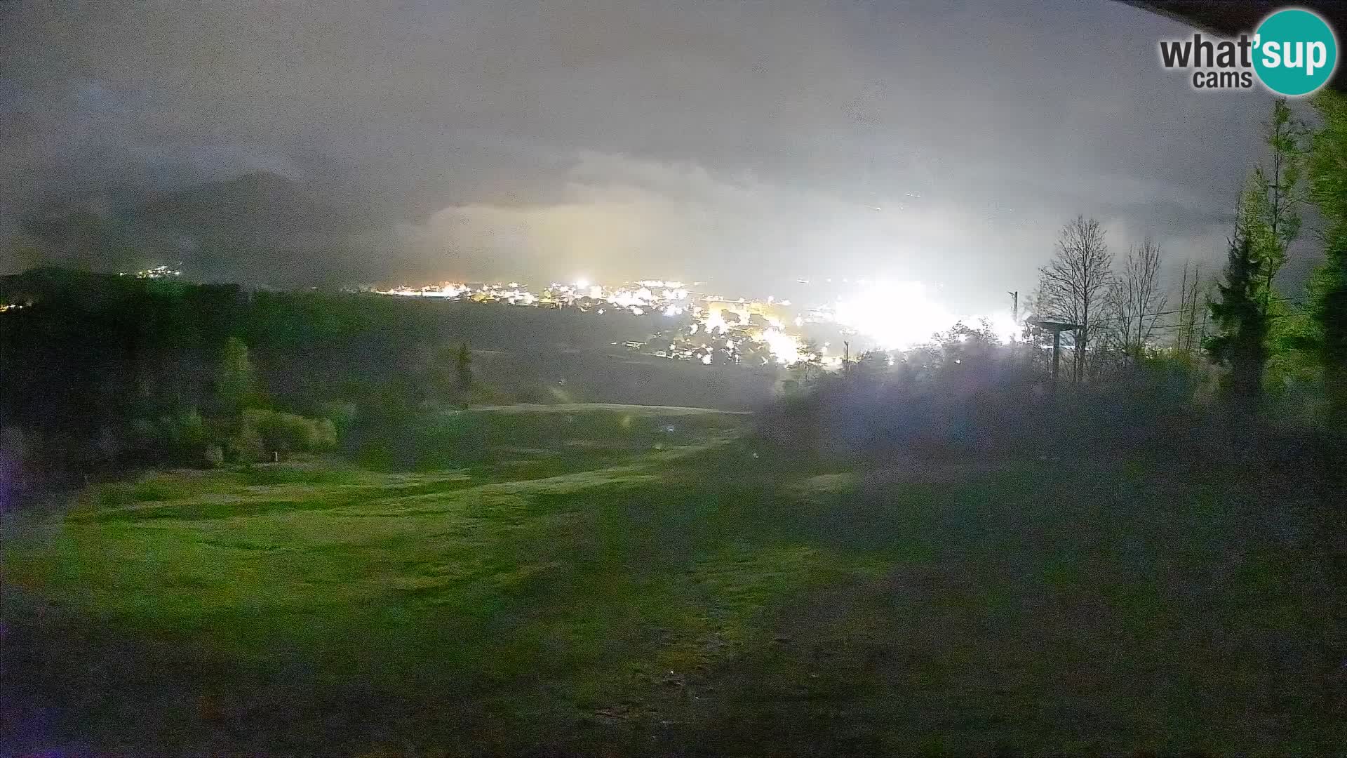 Kamera uživo Bohinjska Bistrica – Pogled u stvarnom vremenu sa skijališta Kozji Hrbet