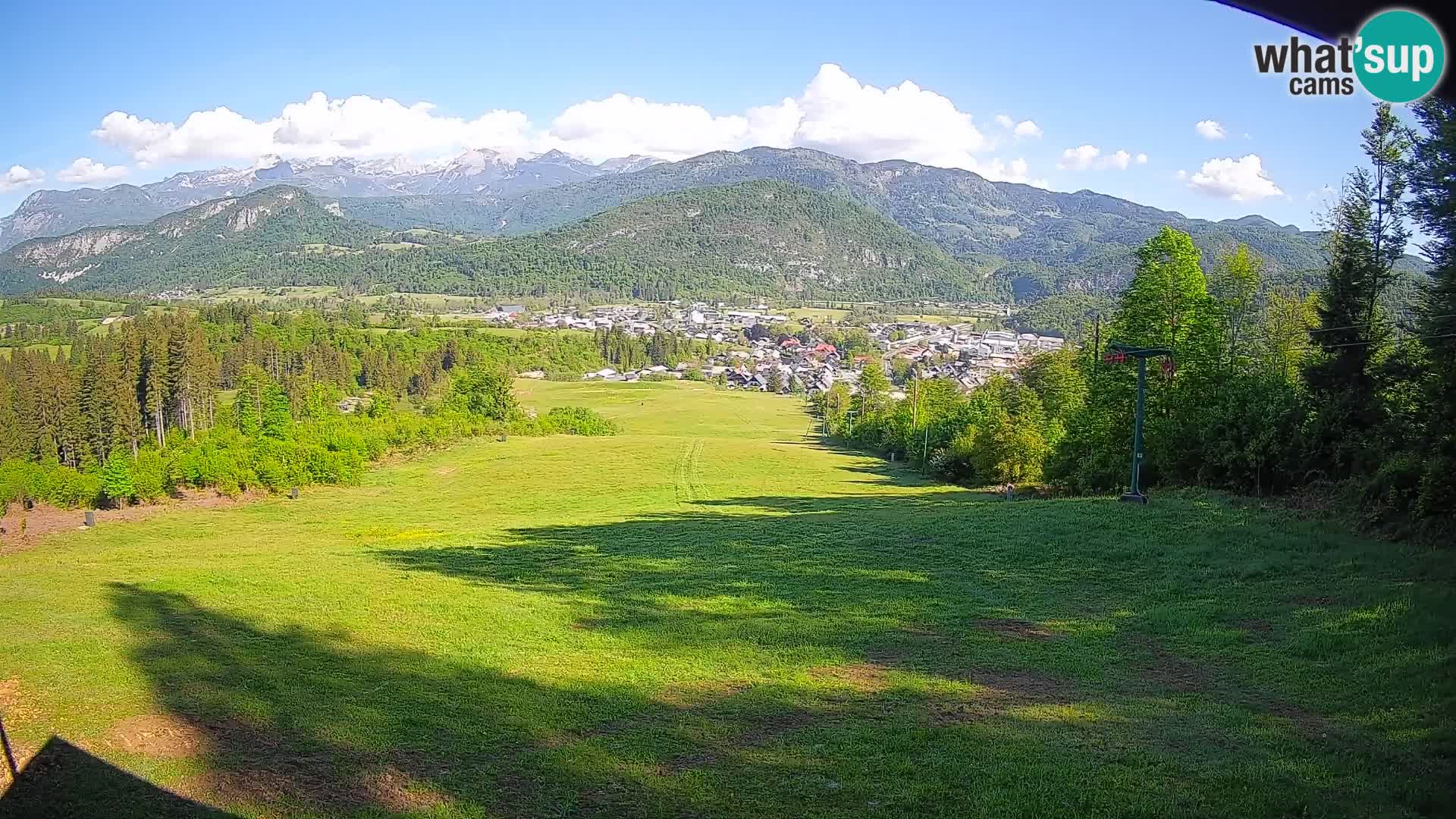 Kamera uživo Bohinjska Bistrica – Pogled u stvarnom vremenu sa skijališta Kozji Hrbet