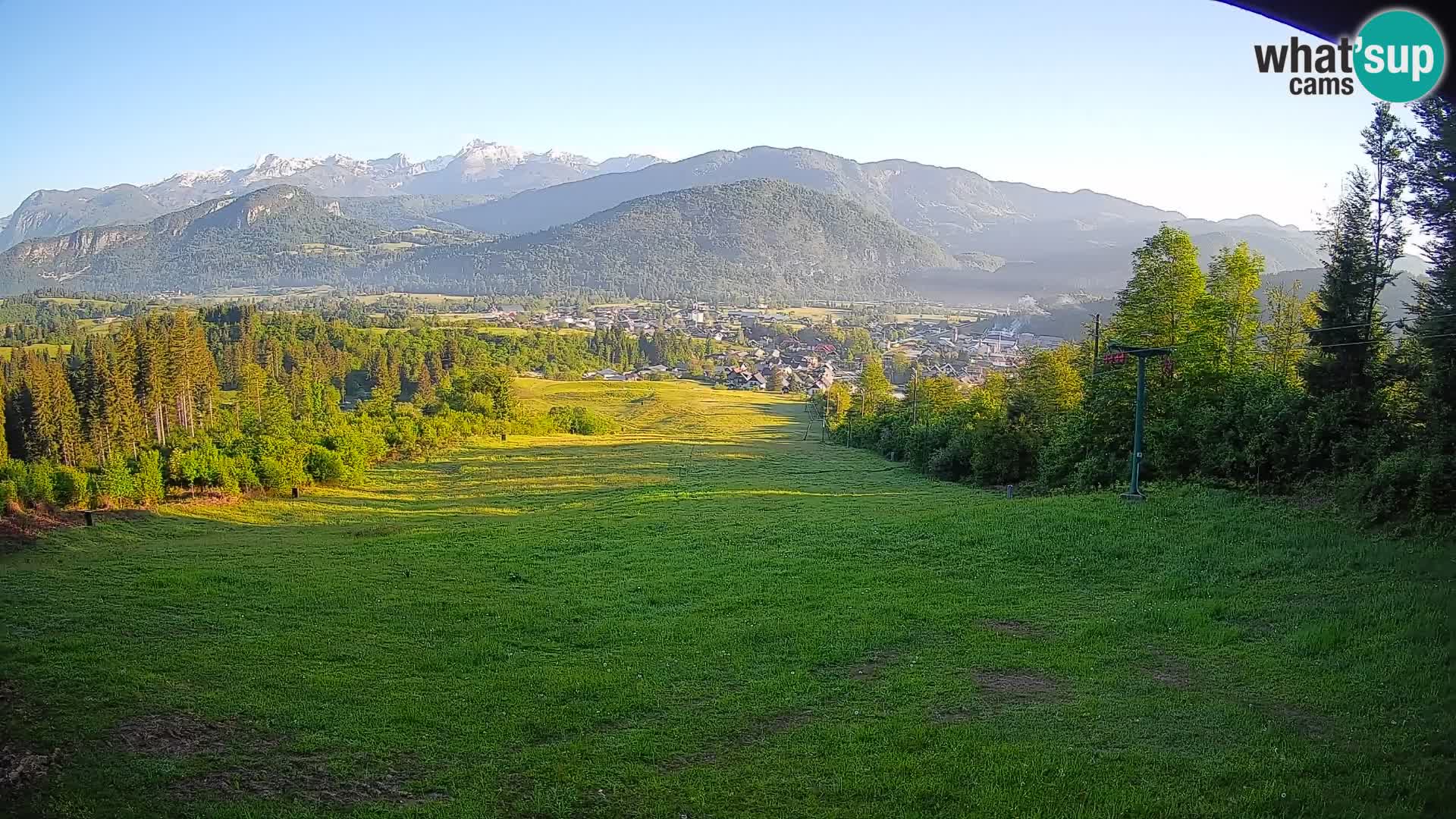 Kamera uživo Bohinjska Bistrica – Pogled u stvarnom vremenu sa skijališta Kozji Hrbet