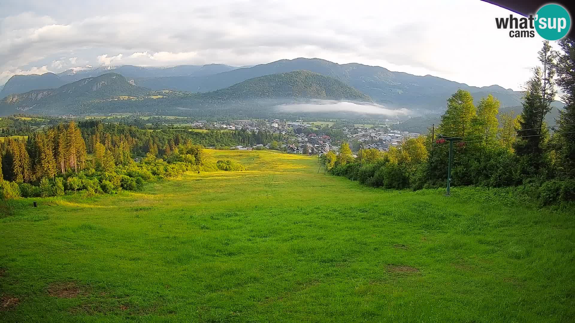 Kamera uživo Bohinjska Bistrica – Pogled u stvarnom vremenu sa skijališta Kozji Hrbet