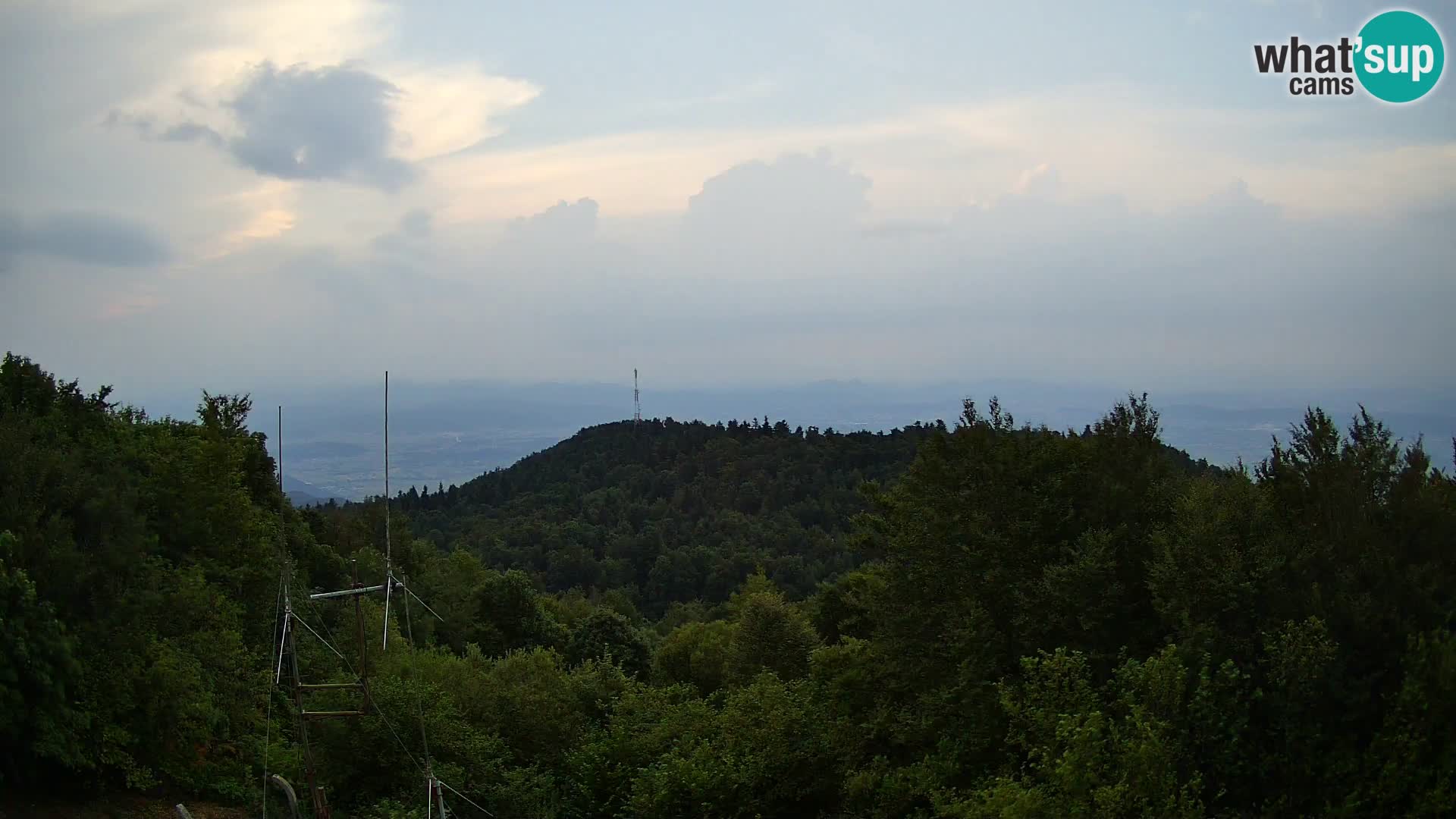 Krim Web cam Berghütte | Blick auf Ljubljana – Slowenien