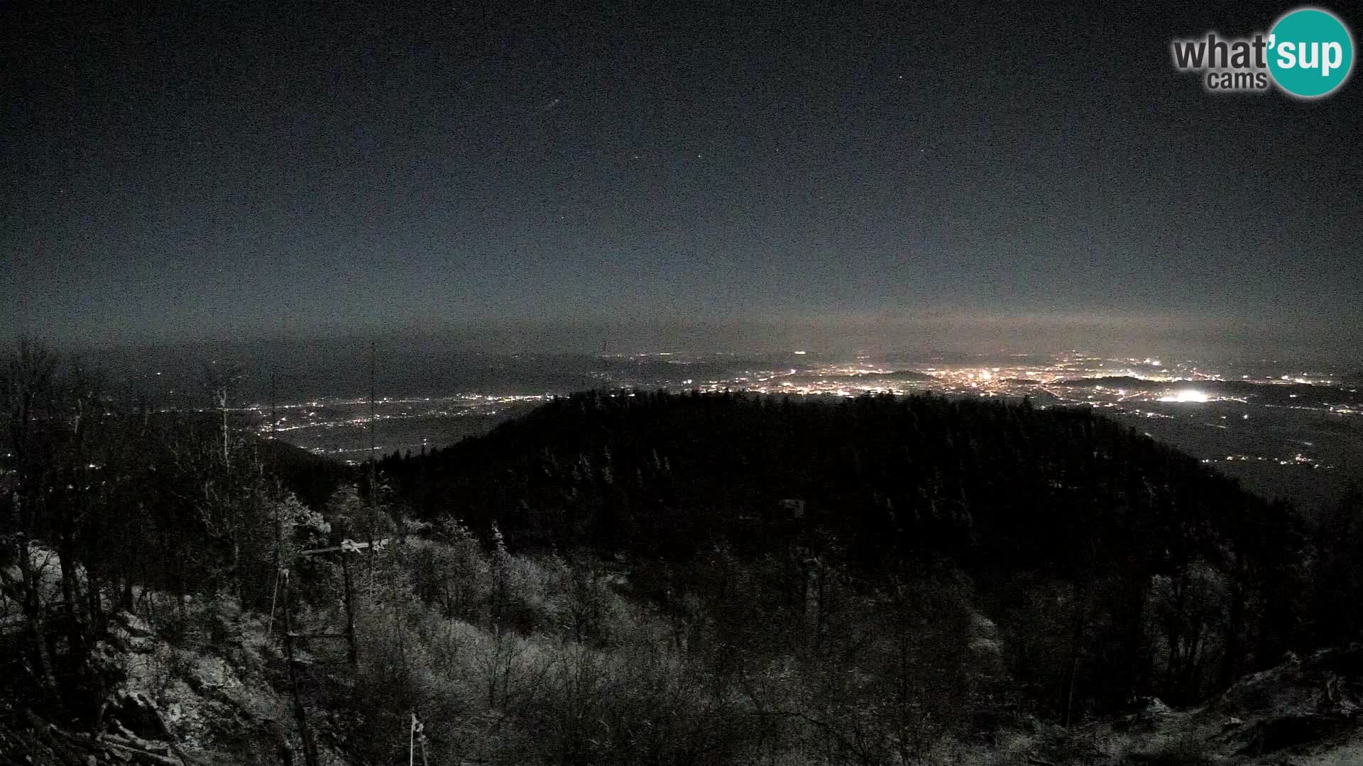 Krim Web cam Berghütte | Blick auf Ljubljana – Slowenien