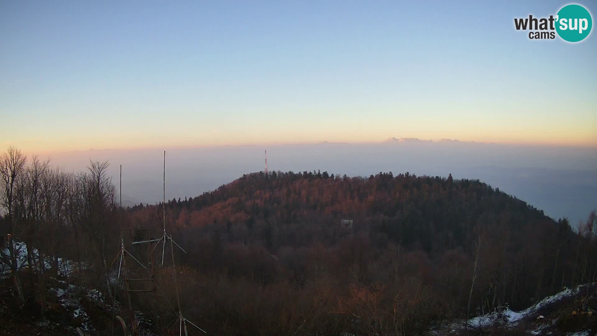 Krim webcam mountain hut | view to Ljubljana – Slovenia