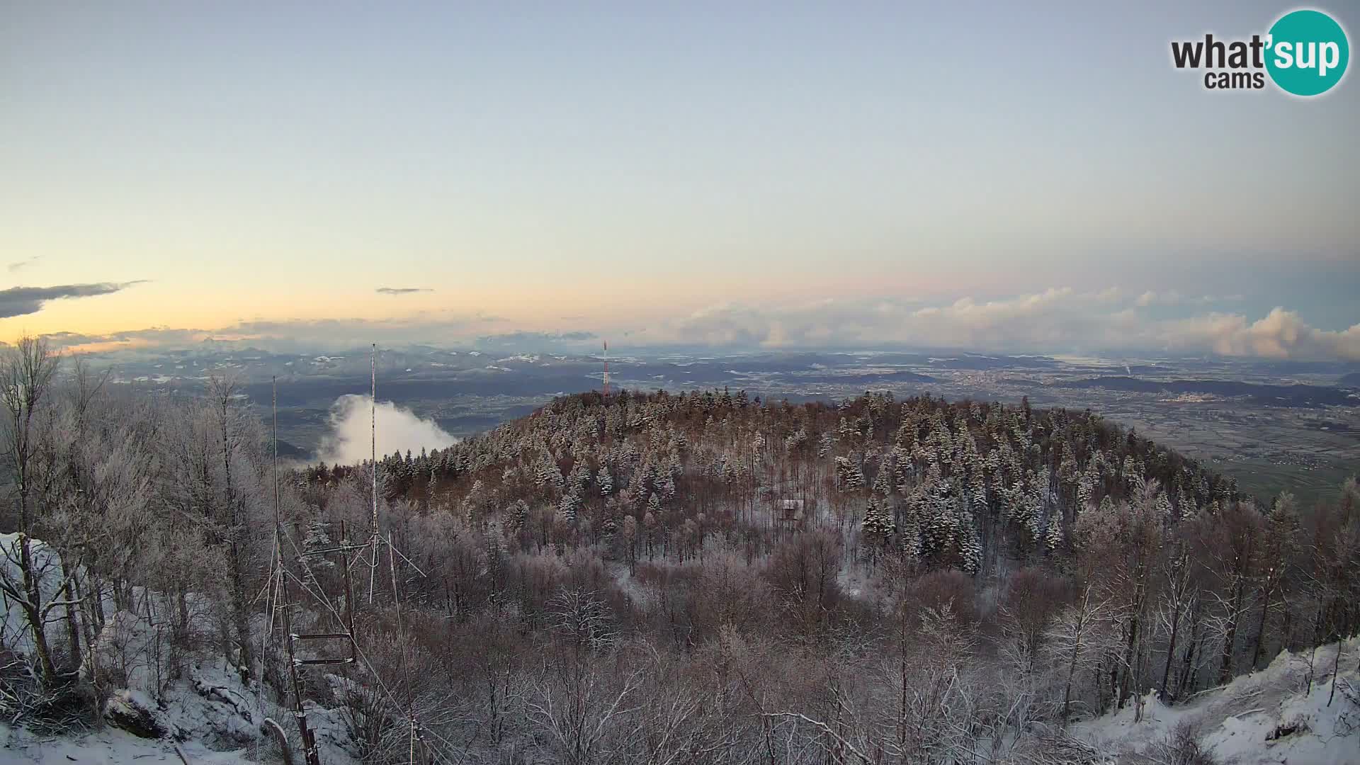 Krim Web cam Berghütte | Blick auf Ljubljana – Slowenien