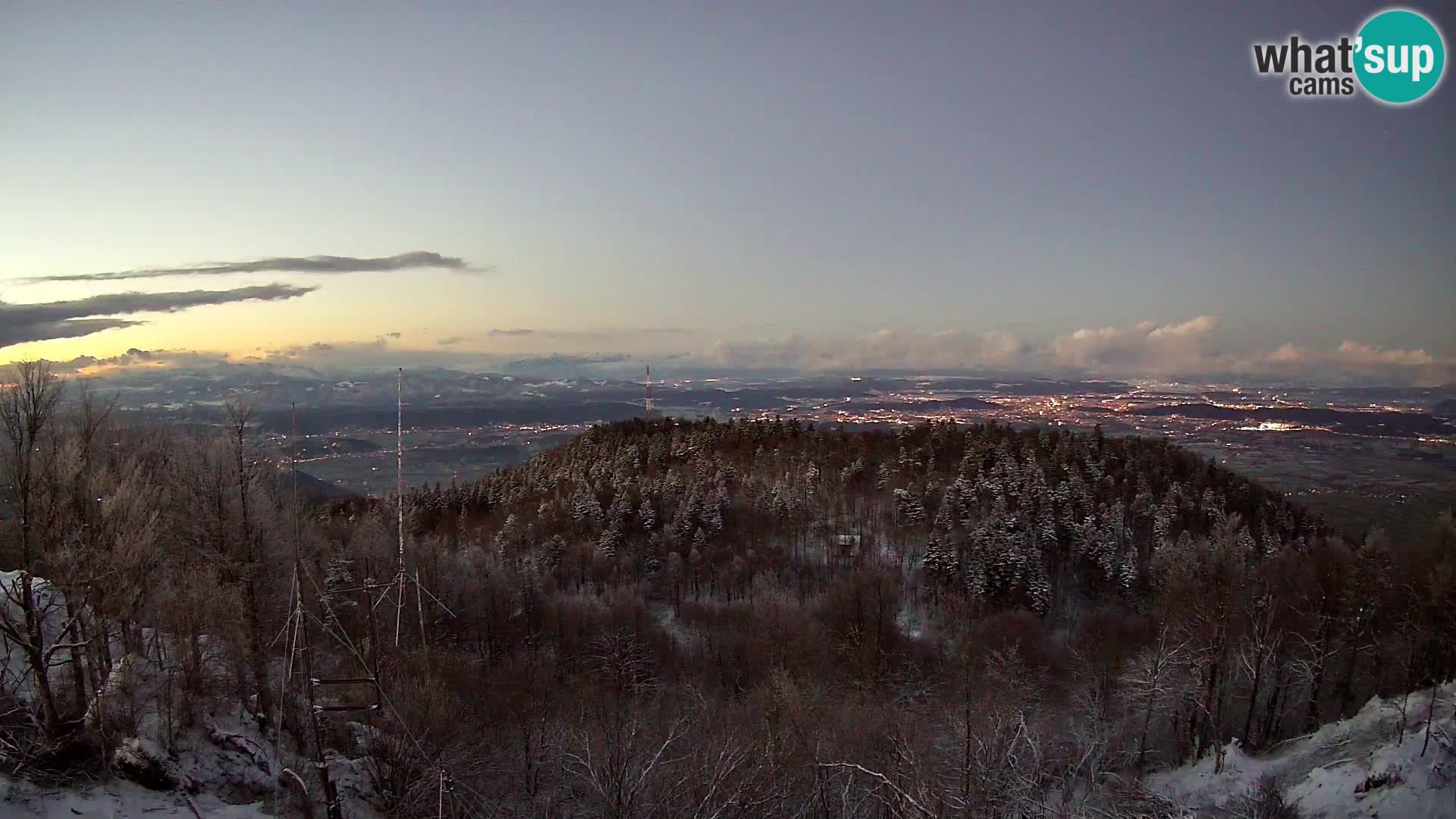 Krim Web cam Berghütte | Blick auf Ljubljana – Slowenien