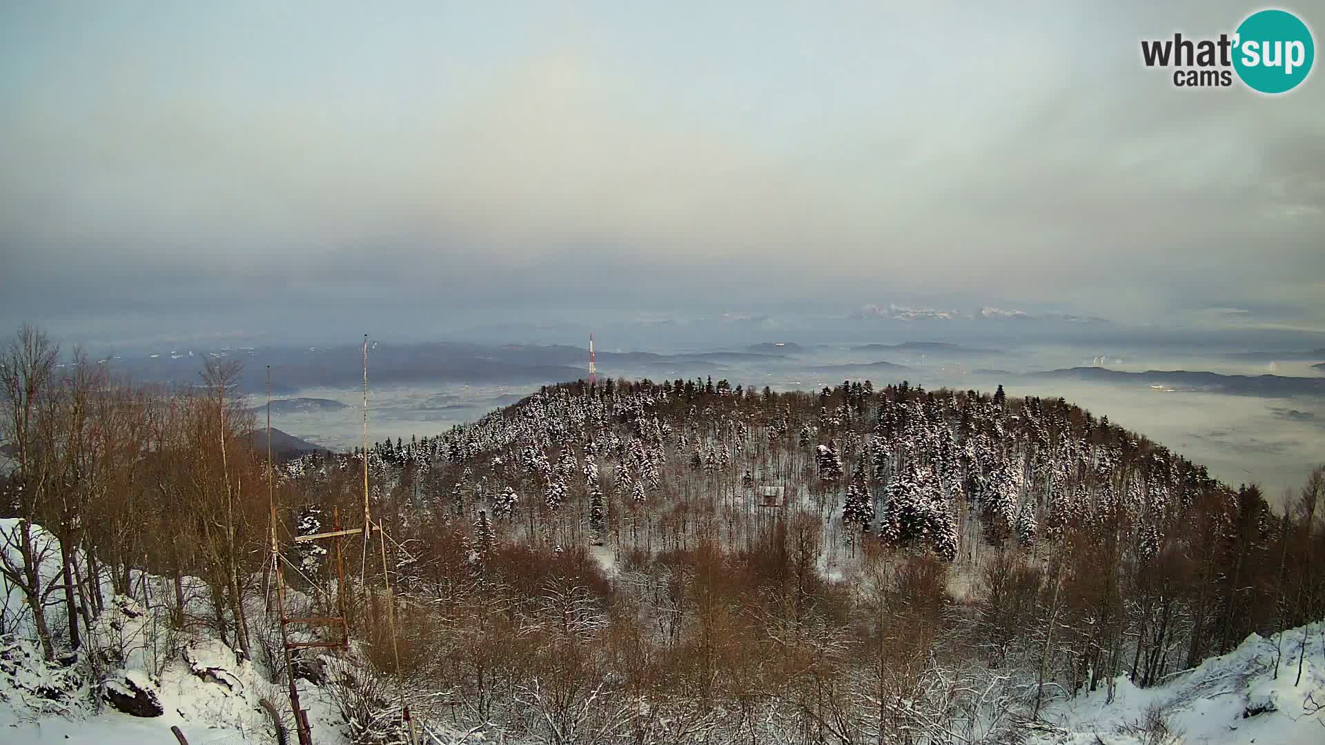 Krim webcam mountain hut | view to Ljubljana – Slovenia