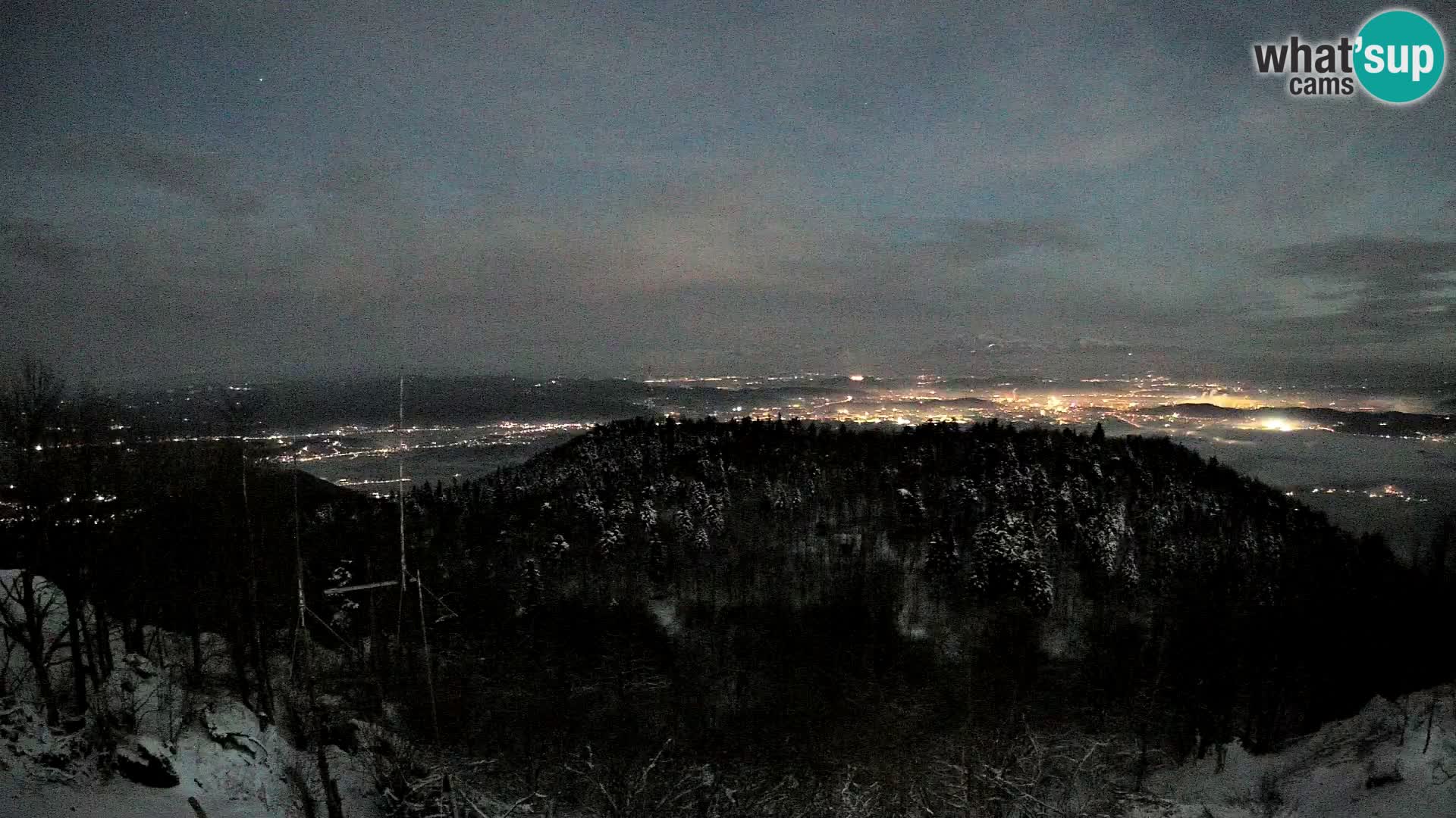 Krim Web cam Berghütte | Blick auf Ljubljana – Slowenien