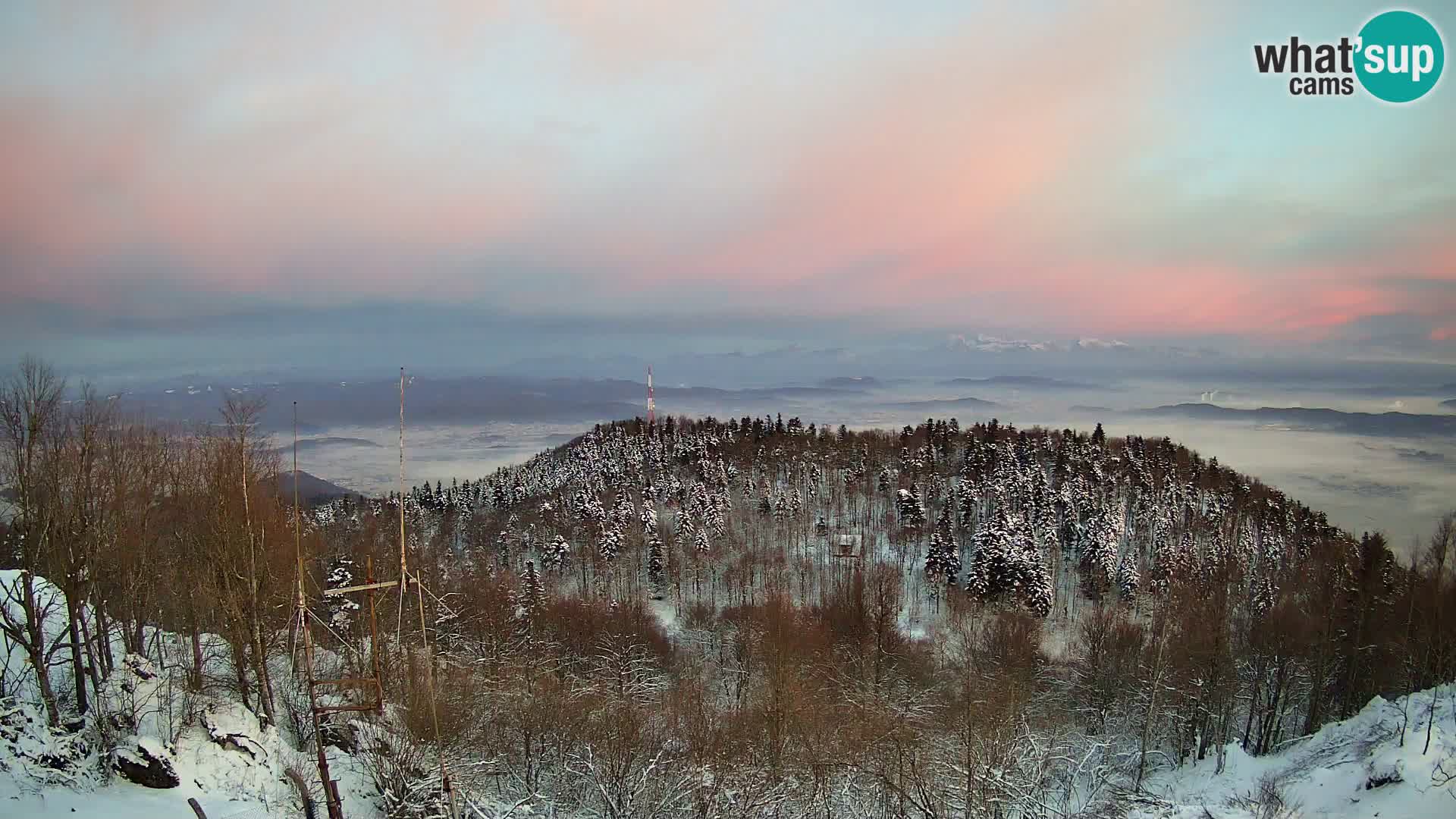 Krim Web cam Berghütte | Blick auf Ljubljana – Slowenien