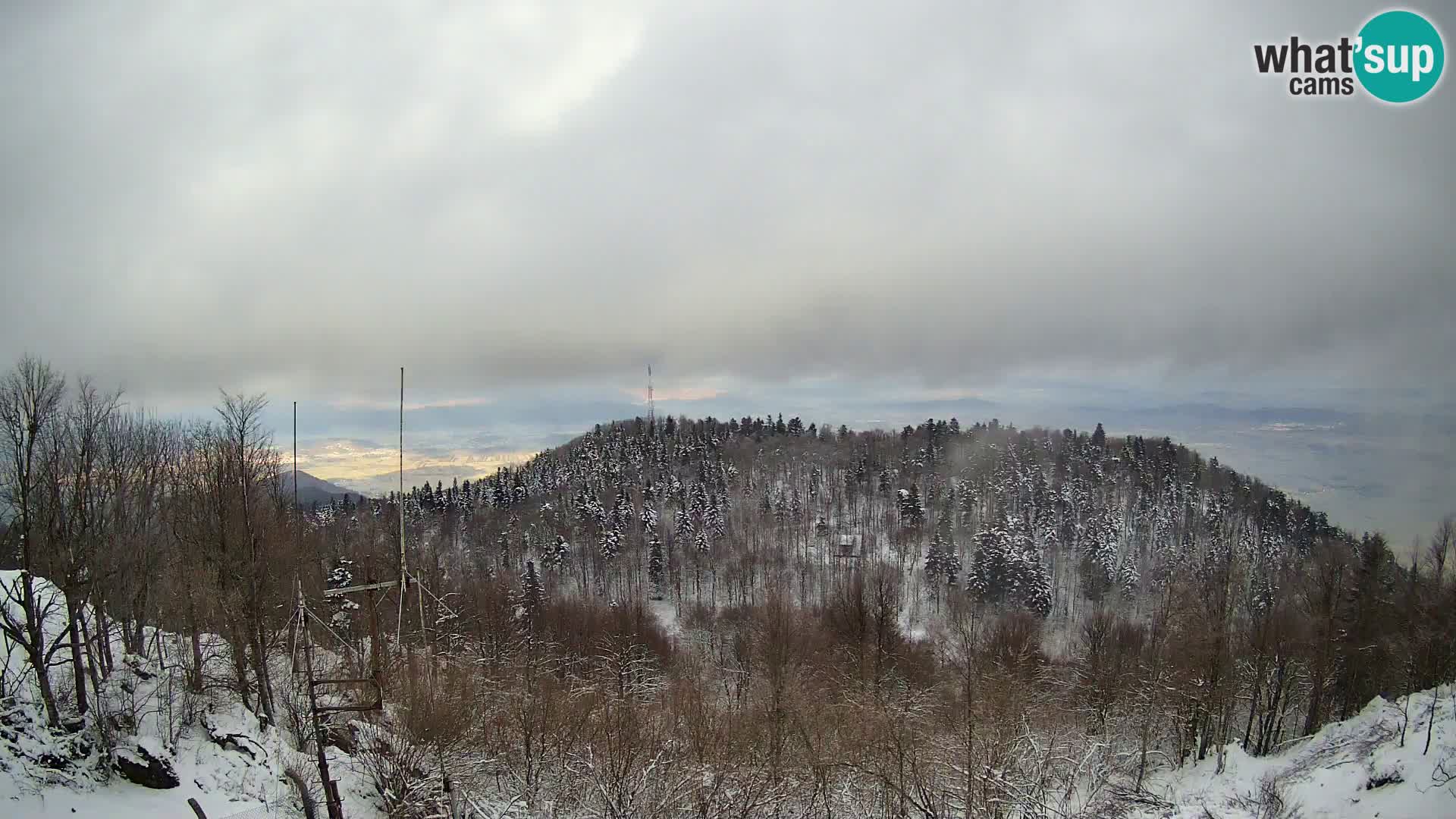 Krim Web cam Berghütte | Blick auf Ljubljana – Slowenien