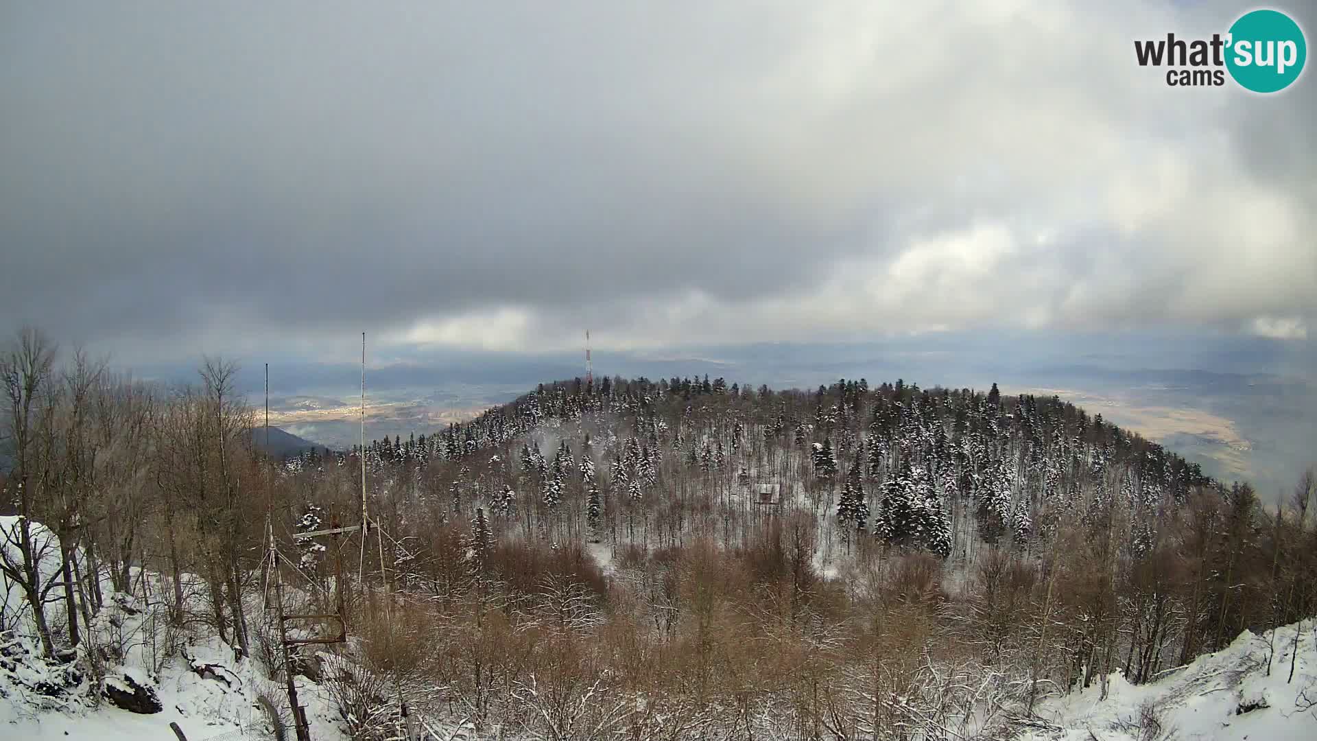 Krim Web cam Berghütte | Blick auf Ljubljana – Slowenien