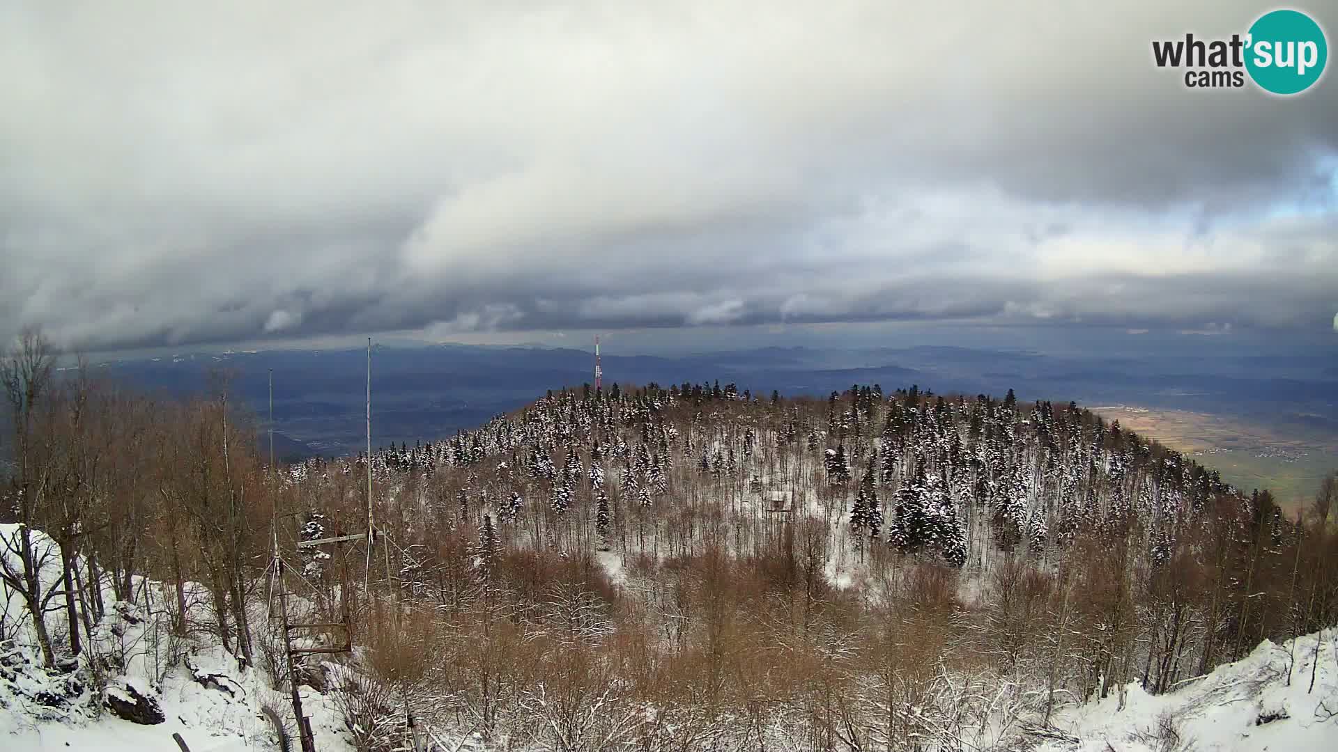 Krim Web cam Berghütte | Blick auf Ljubljana – Slowenien