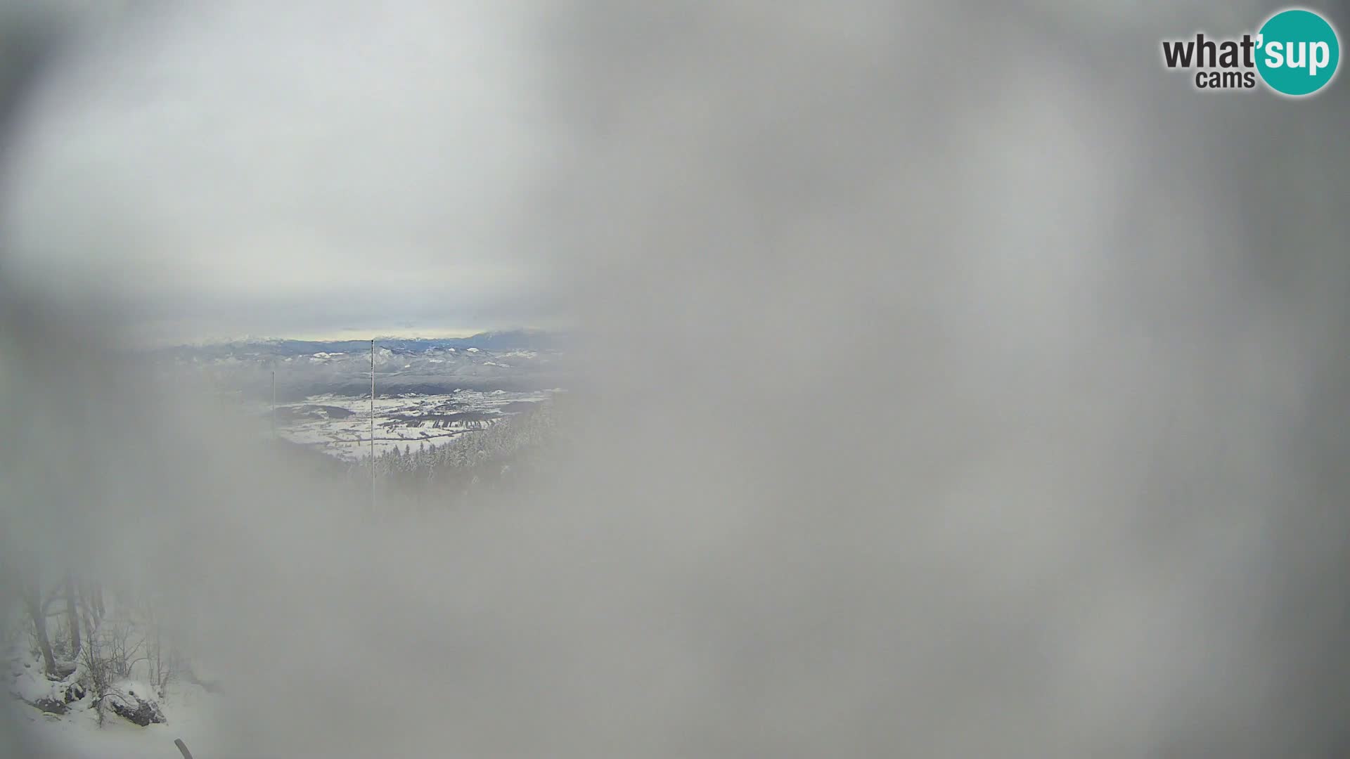 Krim Web cam Berghütte | Blick auf Ljubljana – Slowenien