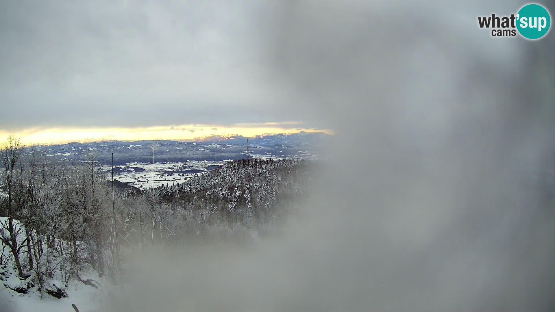 Krim webcam mountain hut | view to Ljubljana – Slovenia