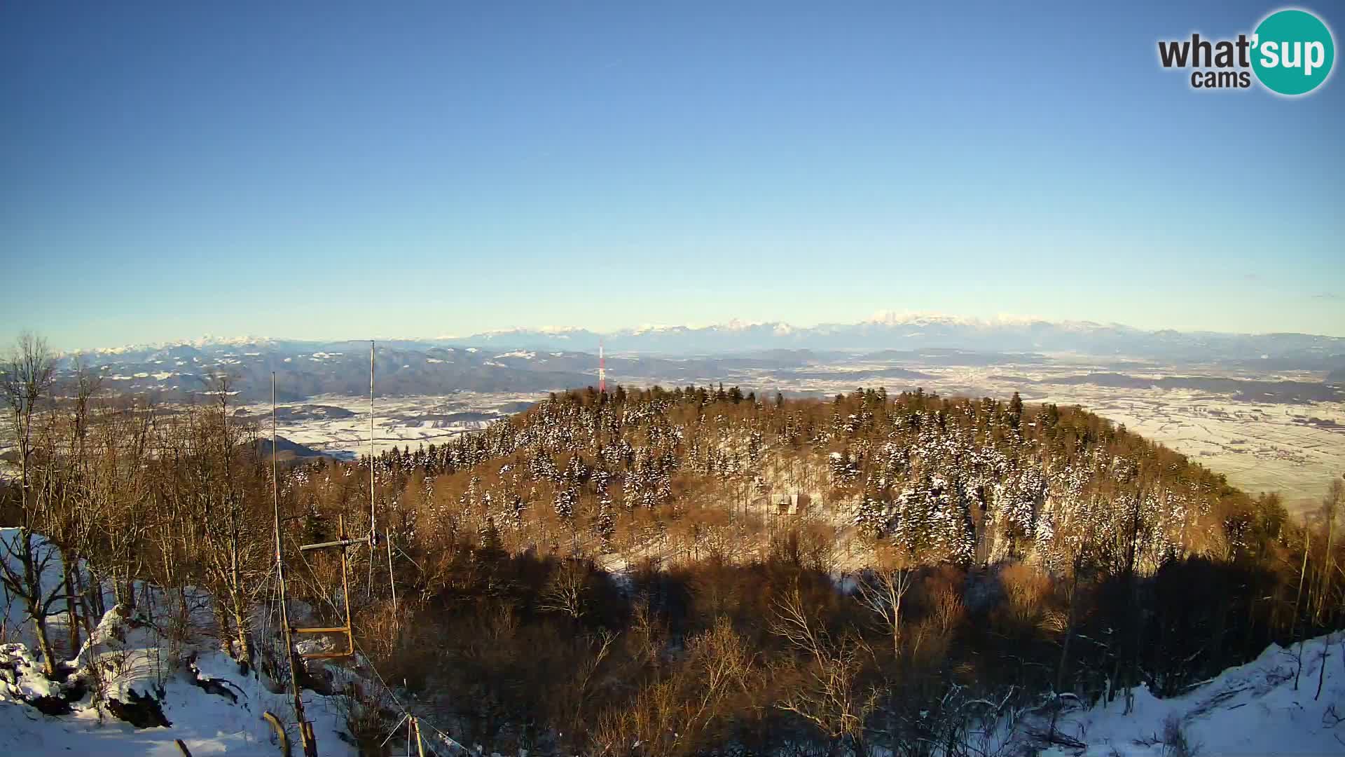 Krim webcam mountain hut | view to Ljubljana – Slovenia