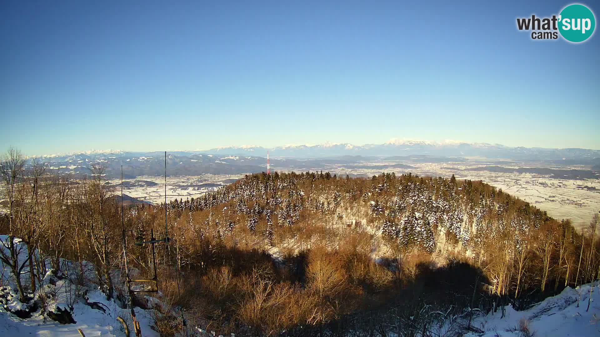 Krim webcam mountain hut | view to Ljubljana – Slovenia