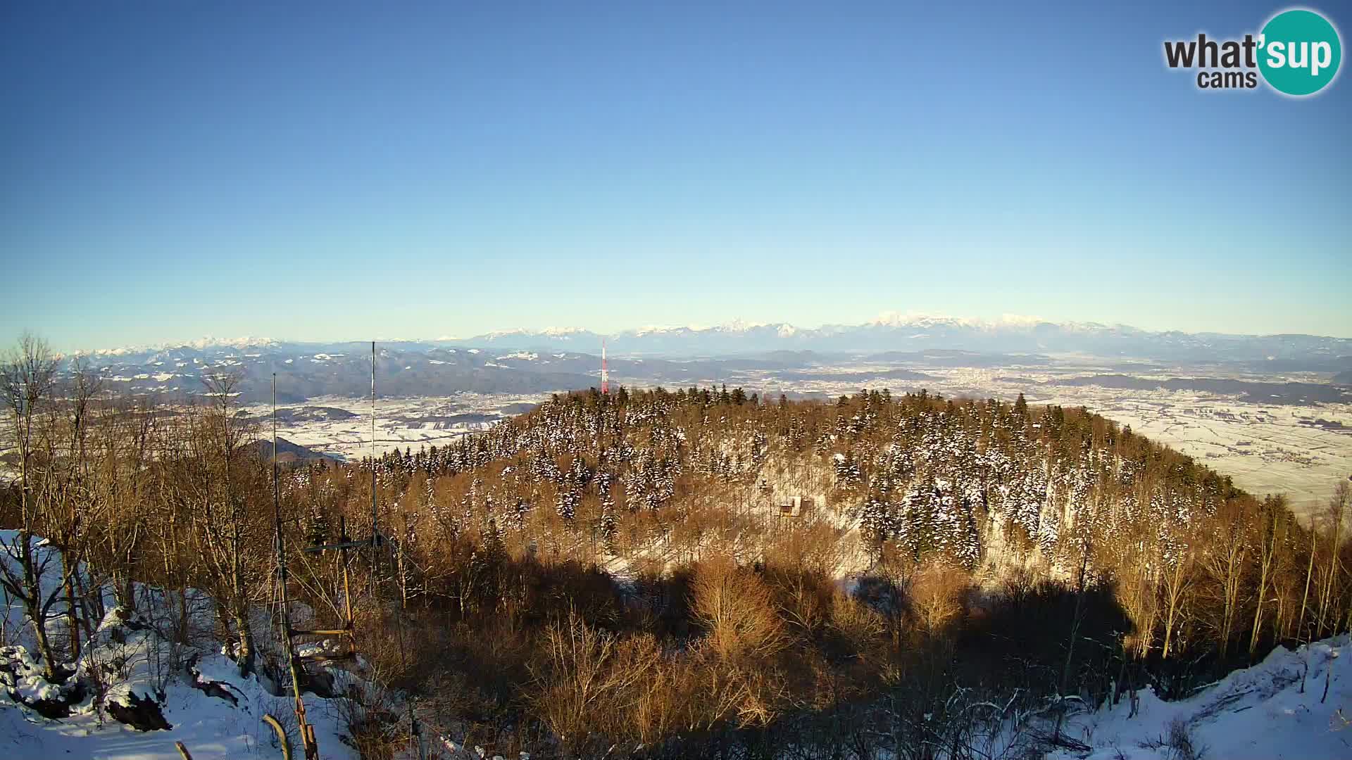 Krim webcam mountain hut | view to Ljubljana – Slovenia