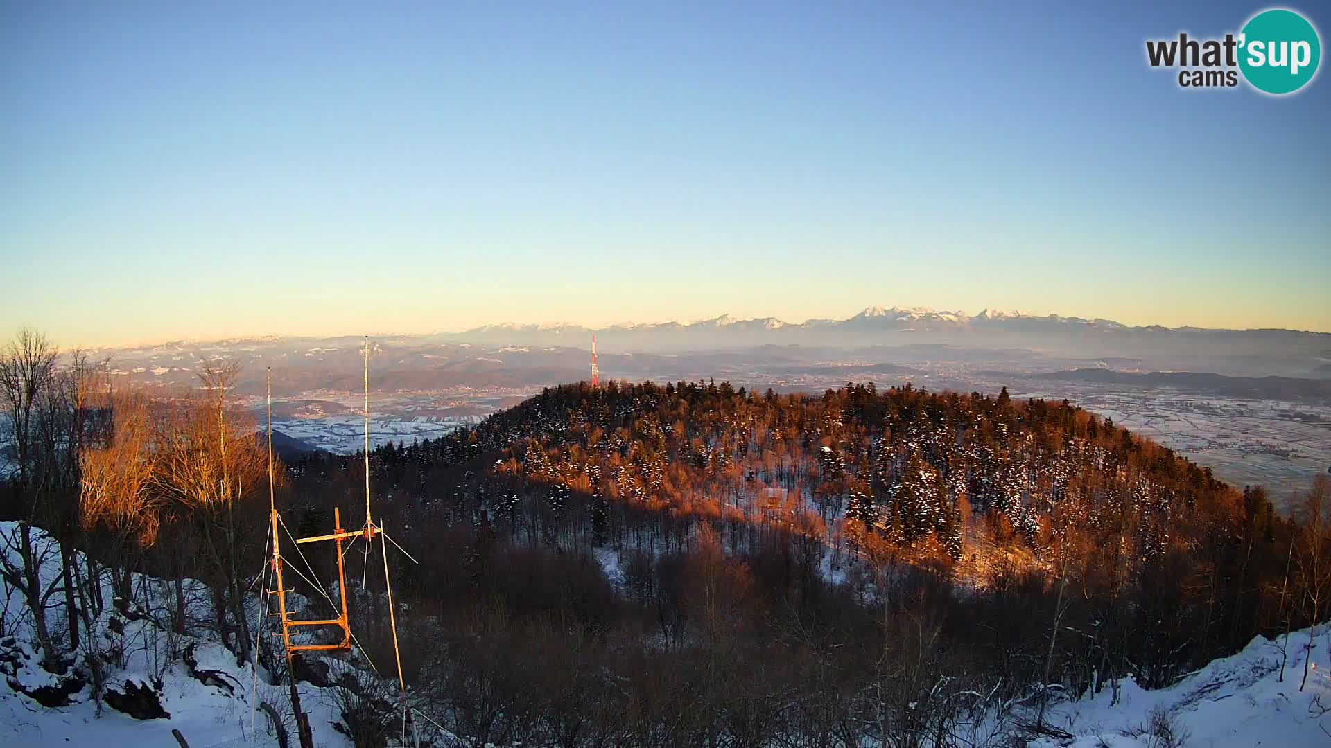 Krim webcam mountain hut | view to Ljubljana – Slovenia