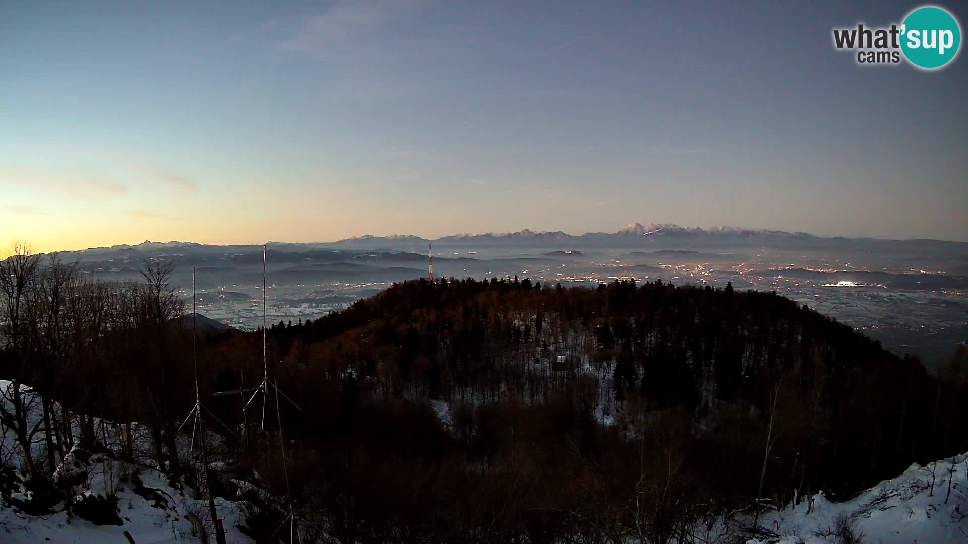 Krim webcam mountain hut | view to Ljubljana – Slovenia