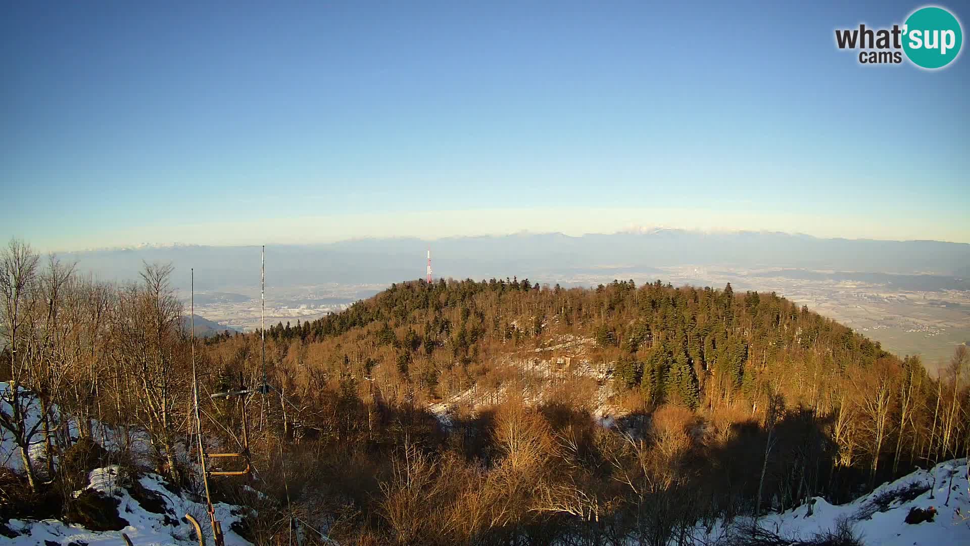 Krim webcam mountain hut | view to Ljubljana – Slovenia