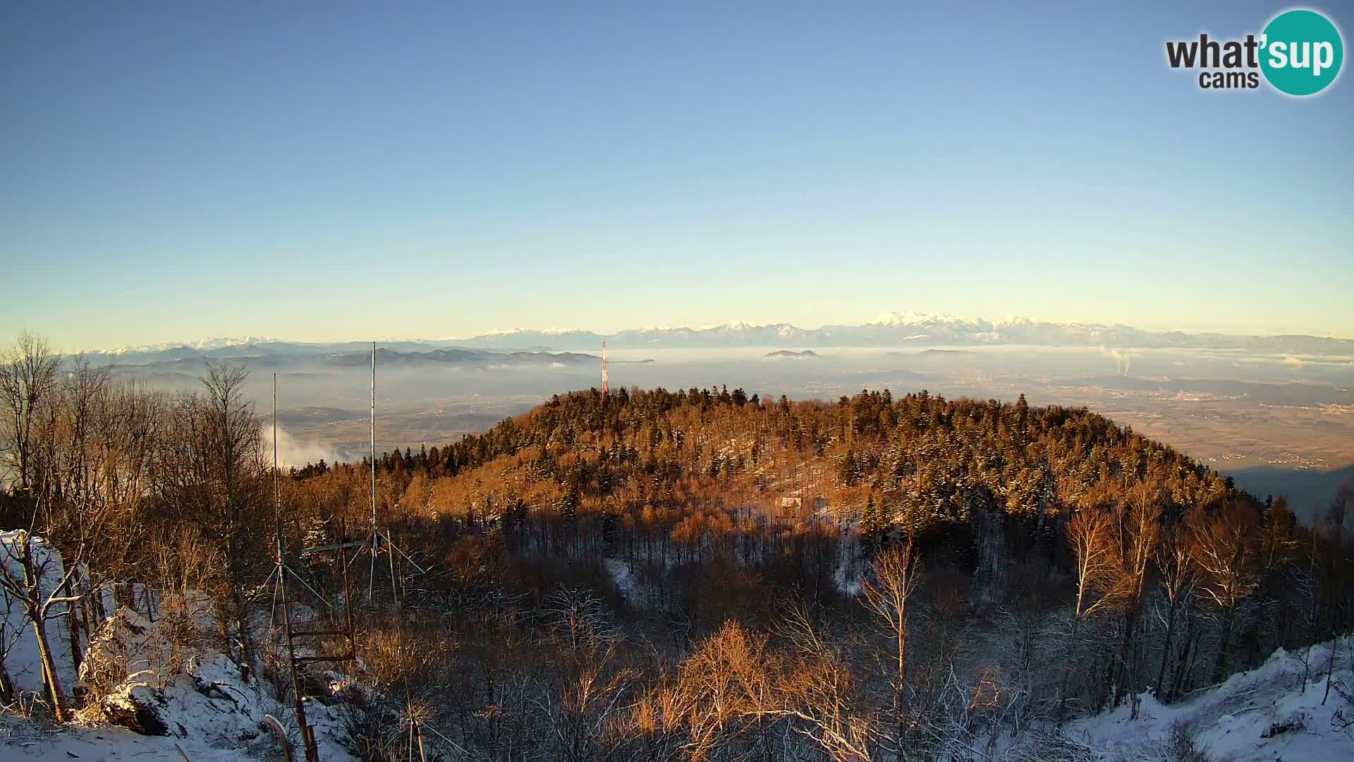 Krim webcam mountain hut | view to Ljubljana – Slovenia