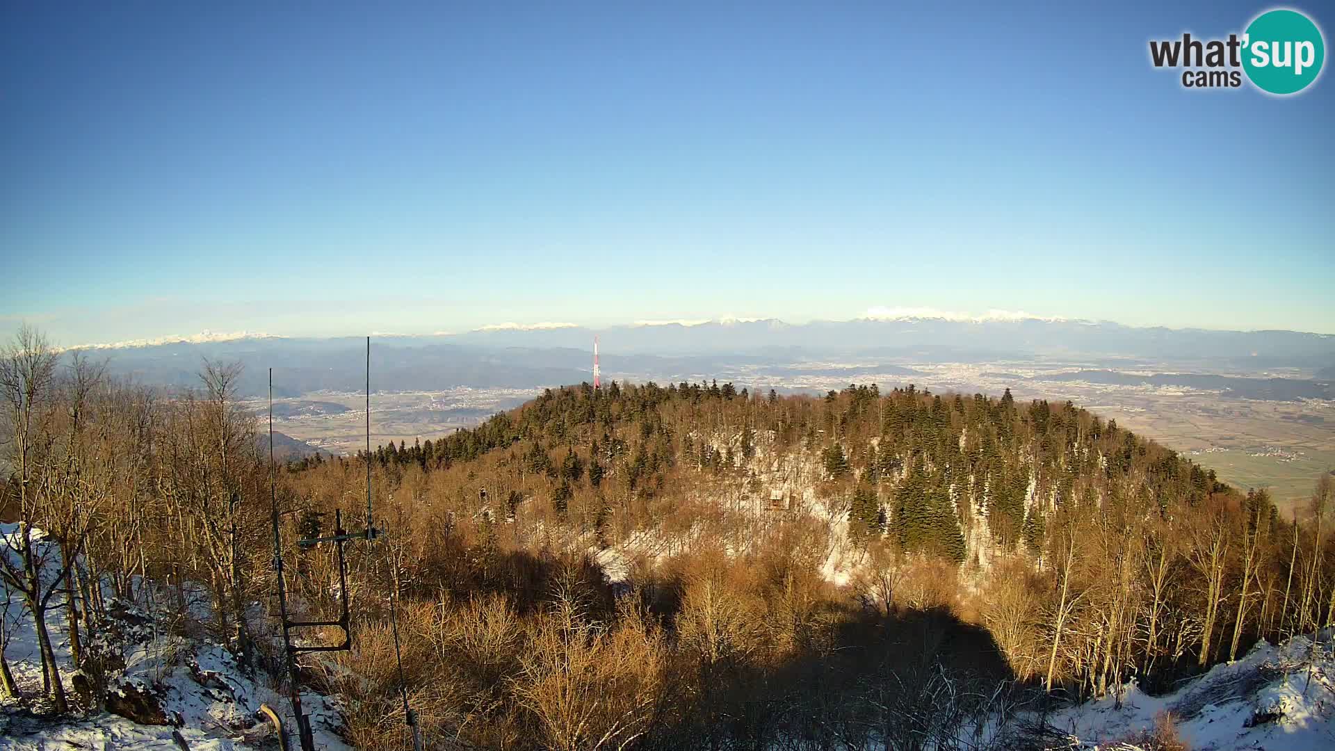 Krim webcam mountain hut | view to Ljubljana – Slovenia