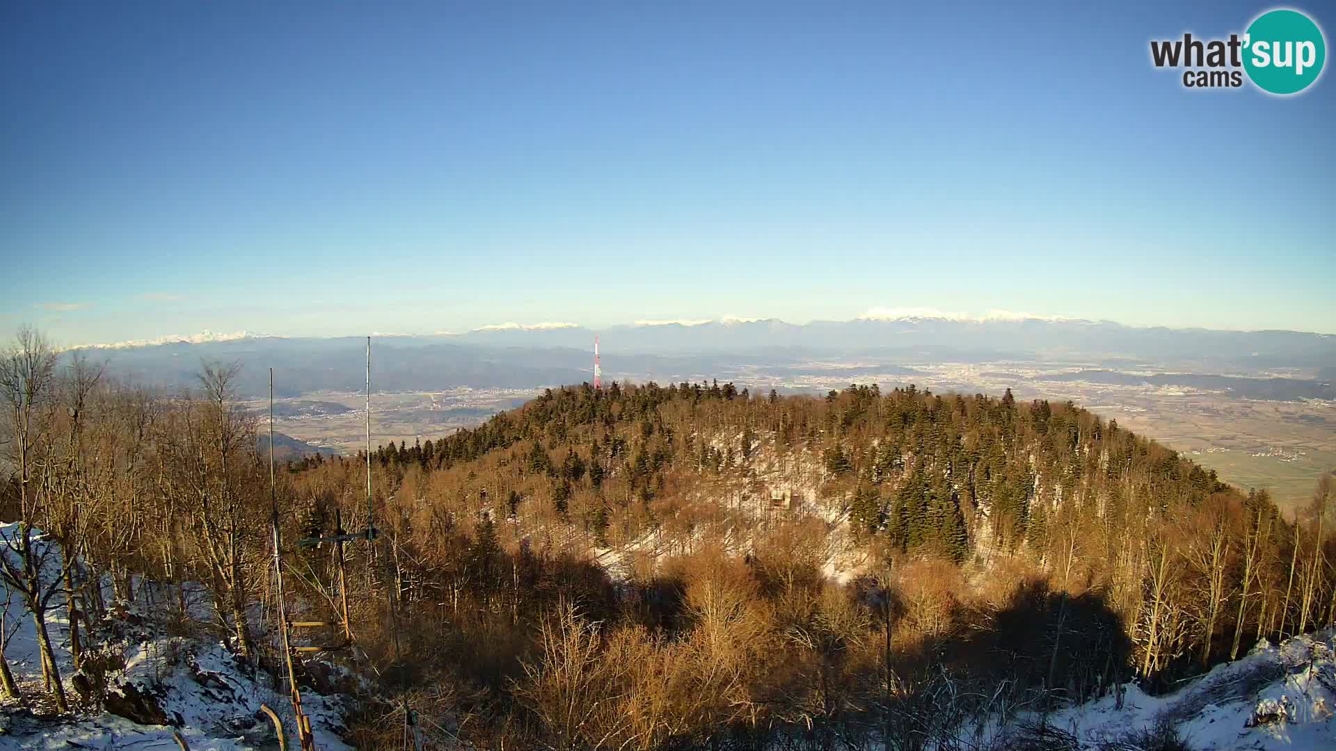 Krim webcam mountain hut | view to Ljubljana – Slovenia