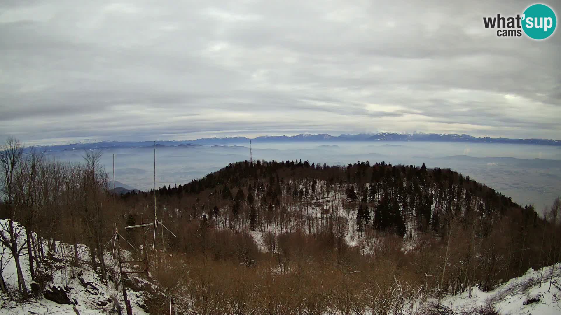 Krim webcam mountain hut | view to Ljubljana – Slovenia