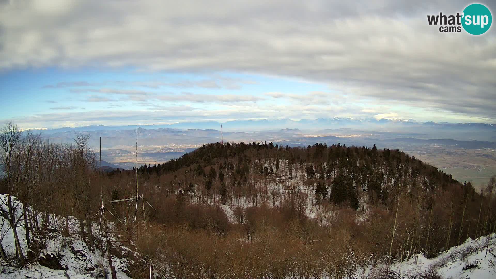 Krim webcam mountain hut | view to Ljubljana – Slovenia