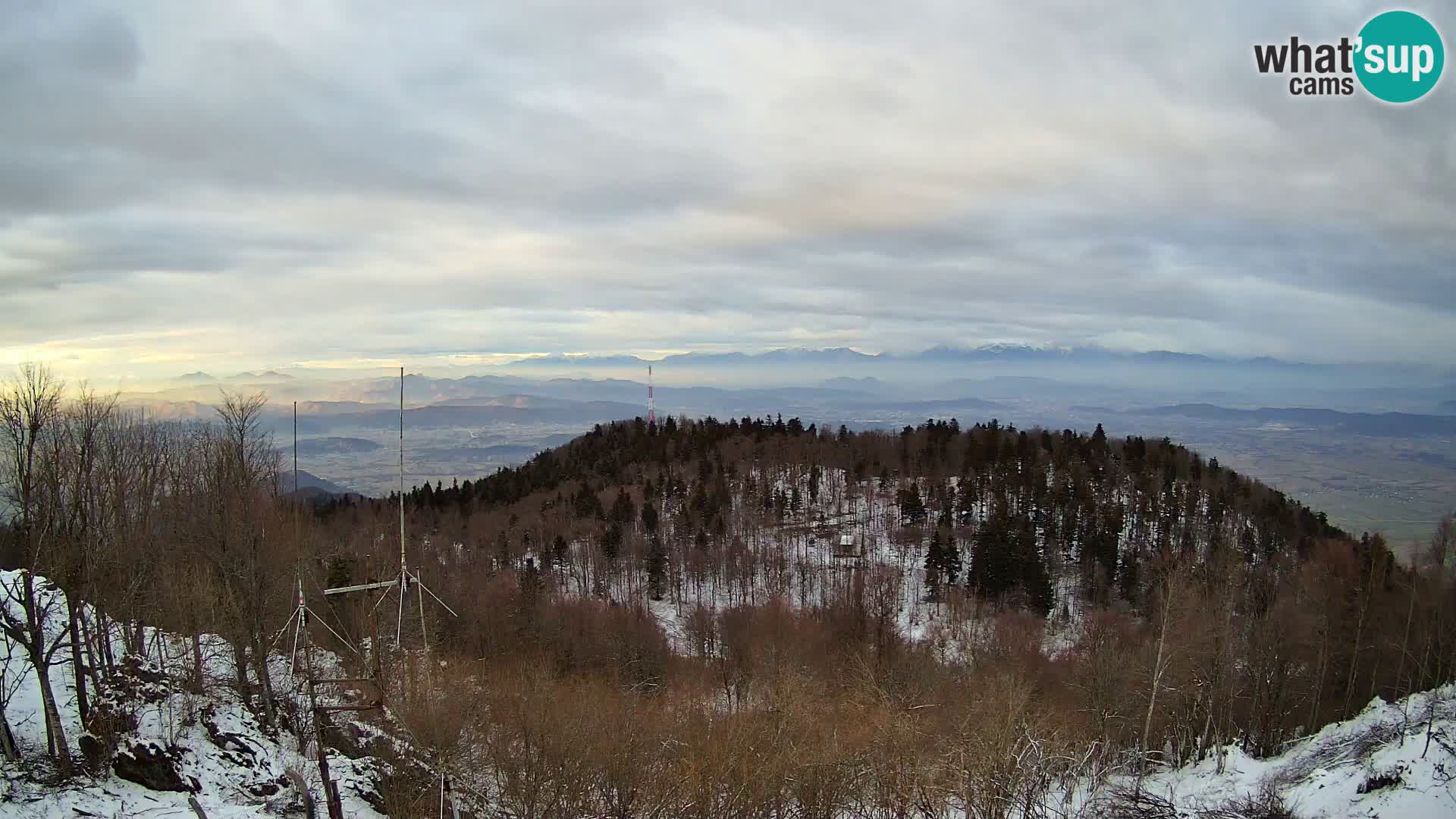 Krim webcam mountain hut | view to Ljubljana – Slovenia