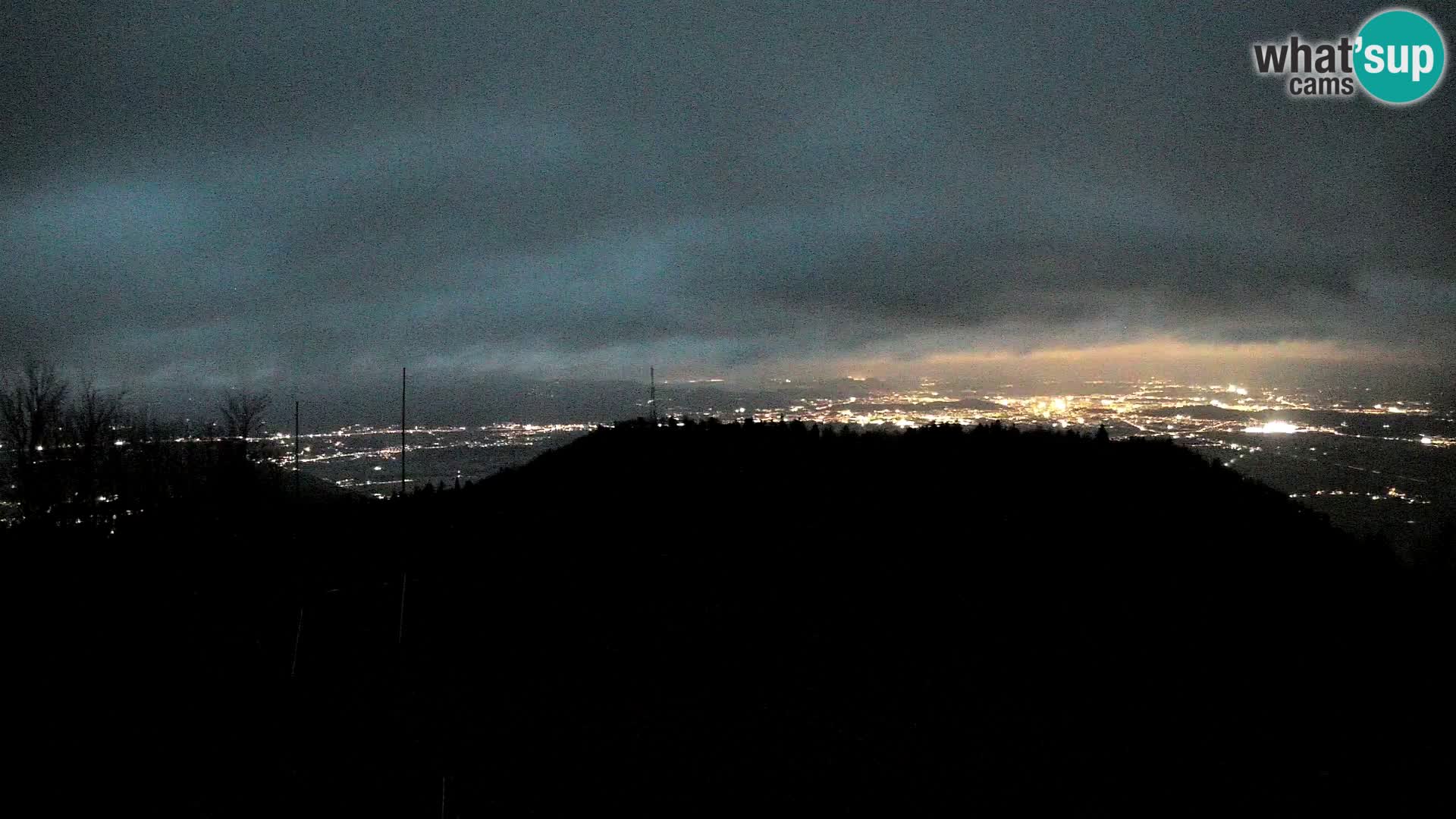 Krim Web cam Berghütte | Blick auf Ljubljana – Slowenien