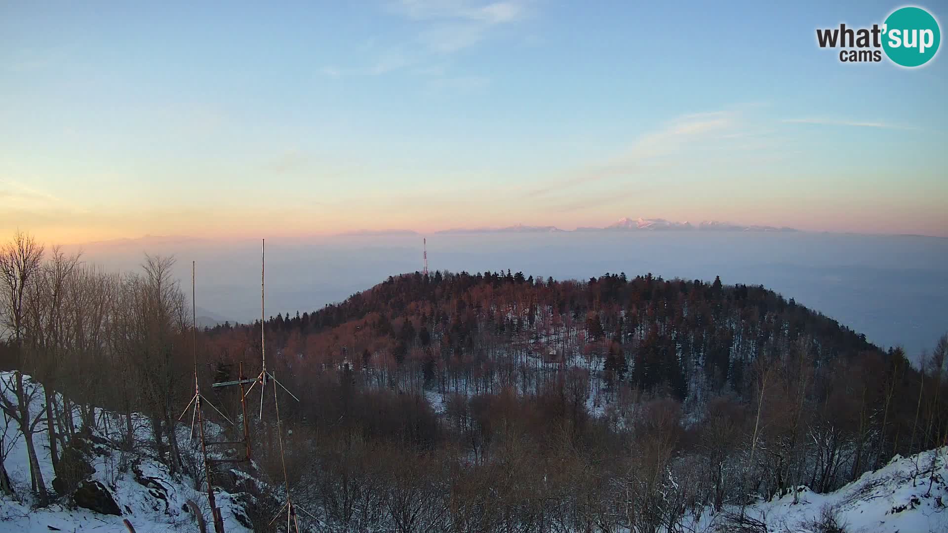 Krim Web cam Berghütte | Blick auf Ljubljana – Slowenien