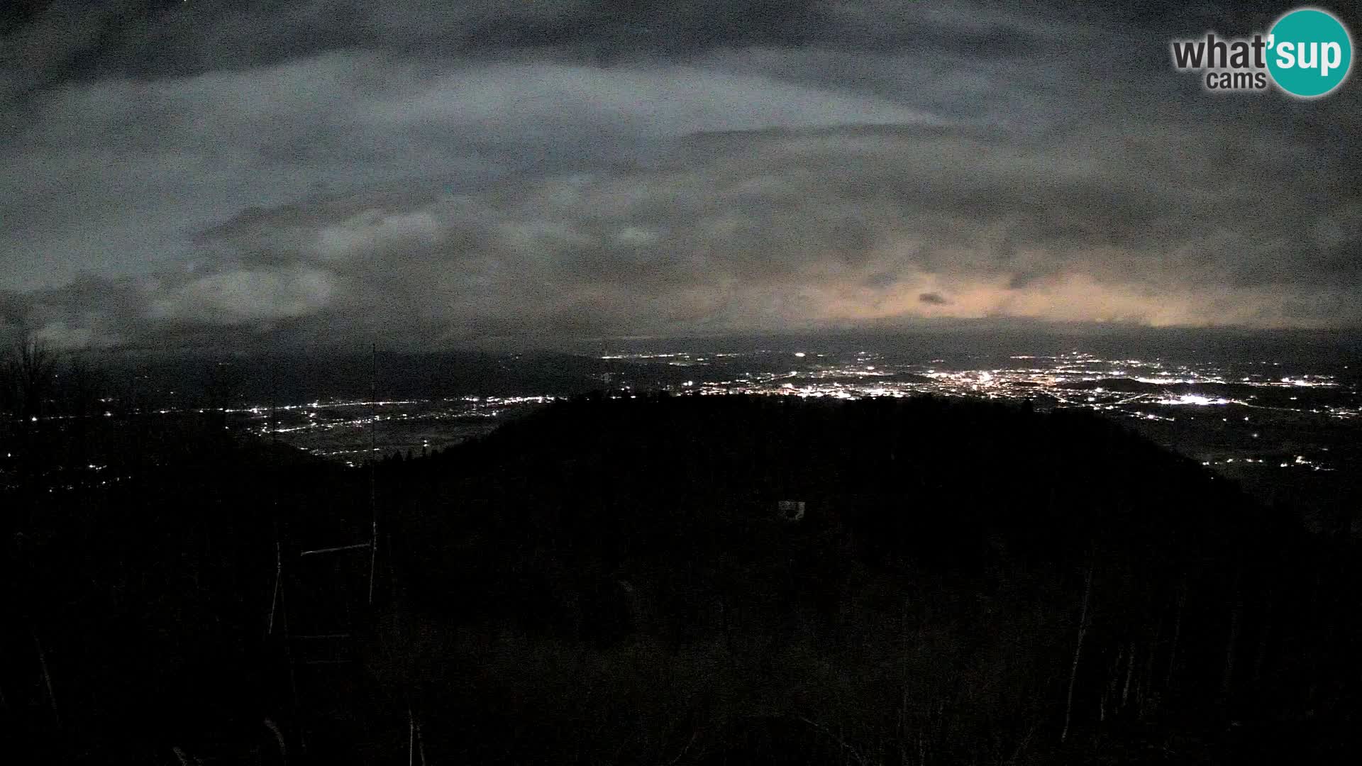 Krim Web cam Berghütte | Blick auf Ljubljana – Slowenien