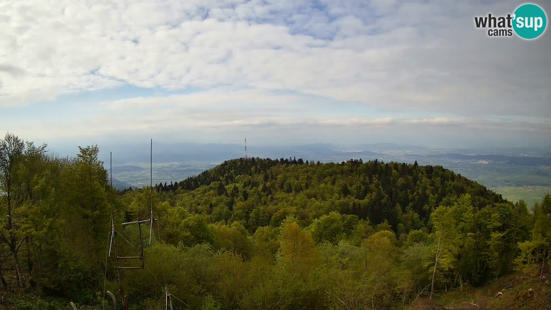 Krim webcam mountain hut | view to Ljubljana – Slovenia
