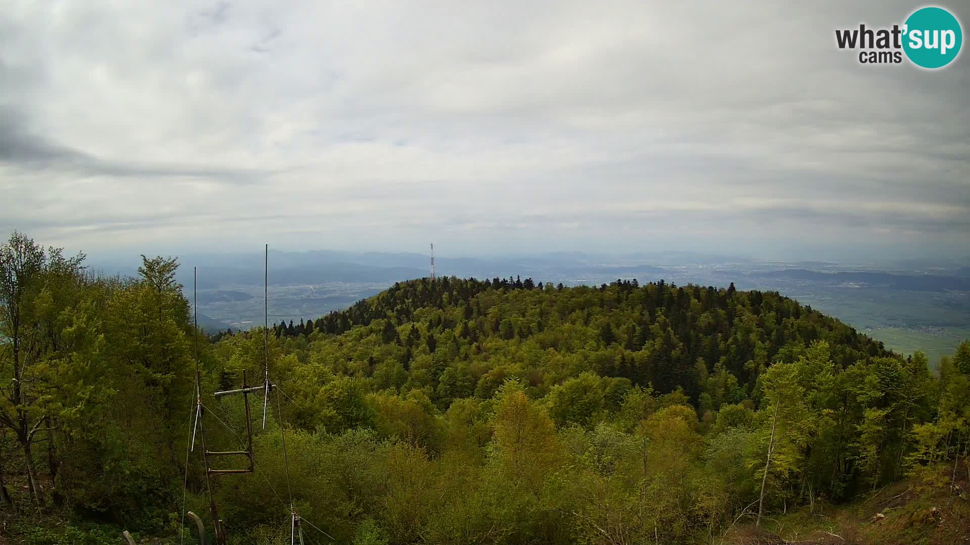 Krim Web cam Berghütte | Blick auf Ljubljana – Slowenien