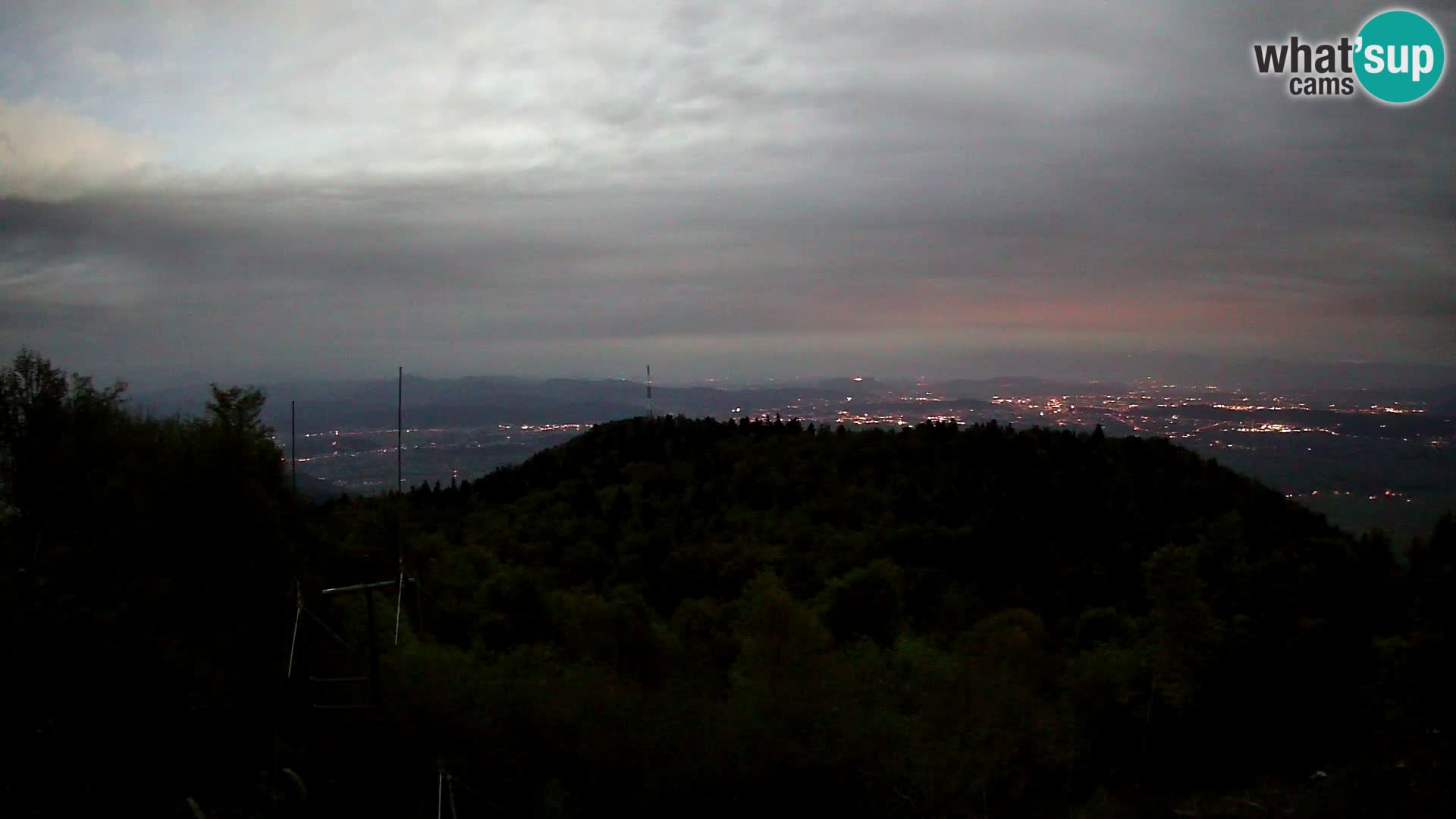 Krim webcam mountain hut | view to Ljubljana – Slovenia