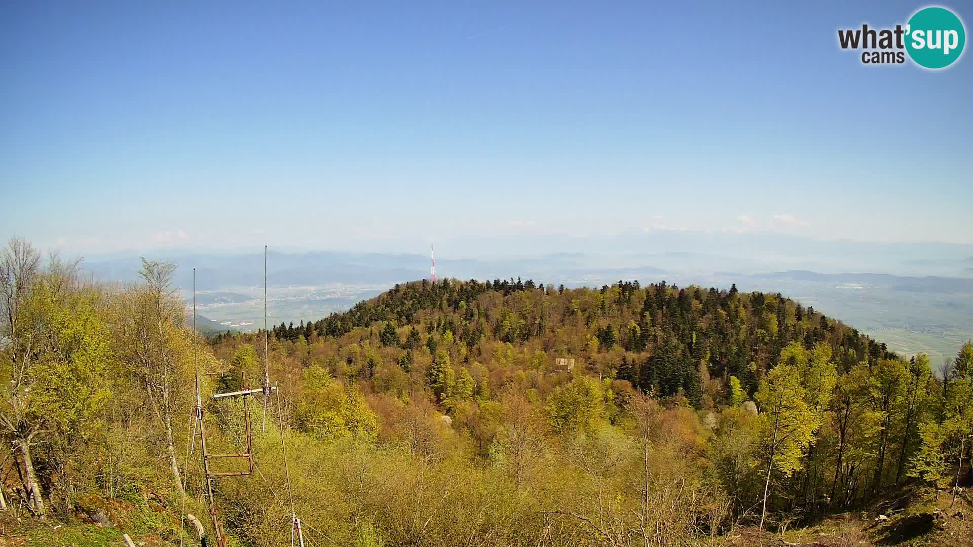 Krim webcam mountain hut | view to Ljubljana – Slovenia