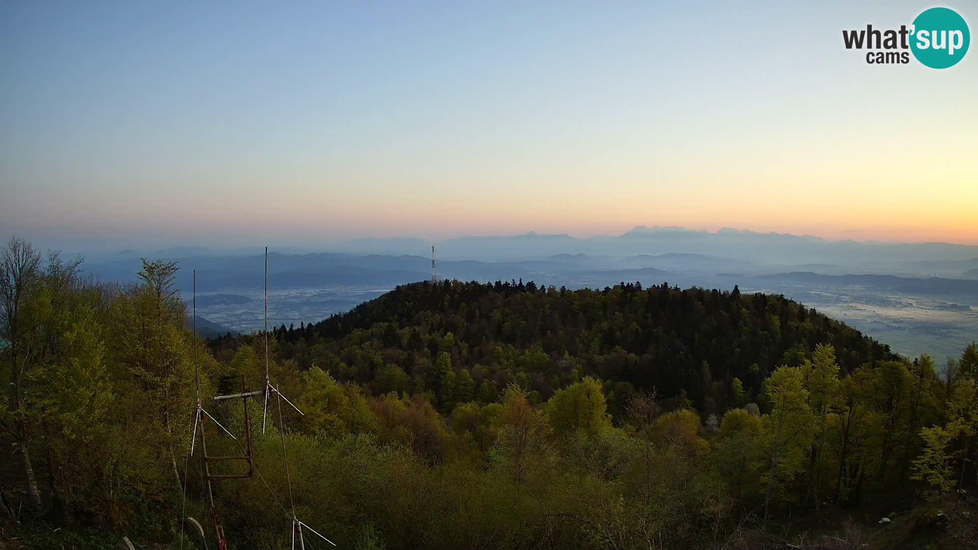 Krim webcam mountain hut | view to Ljubljana – Slovenia