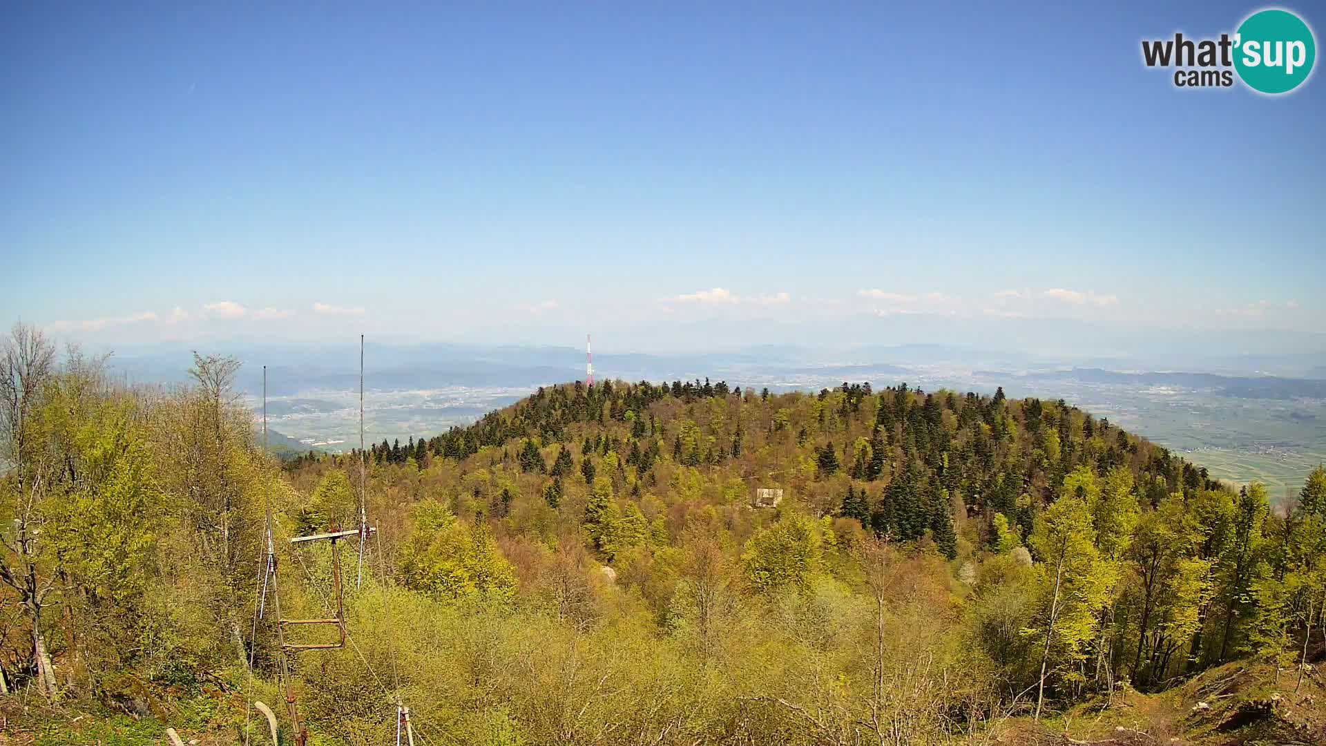 Krim web kamera Planinska koliba | pogled na Ljubljanu – Slovenija