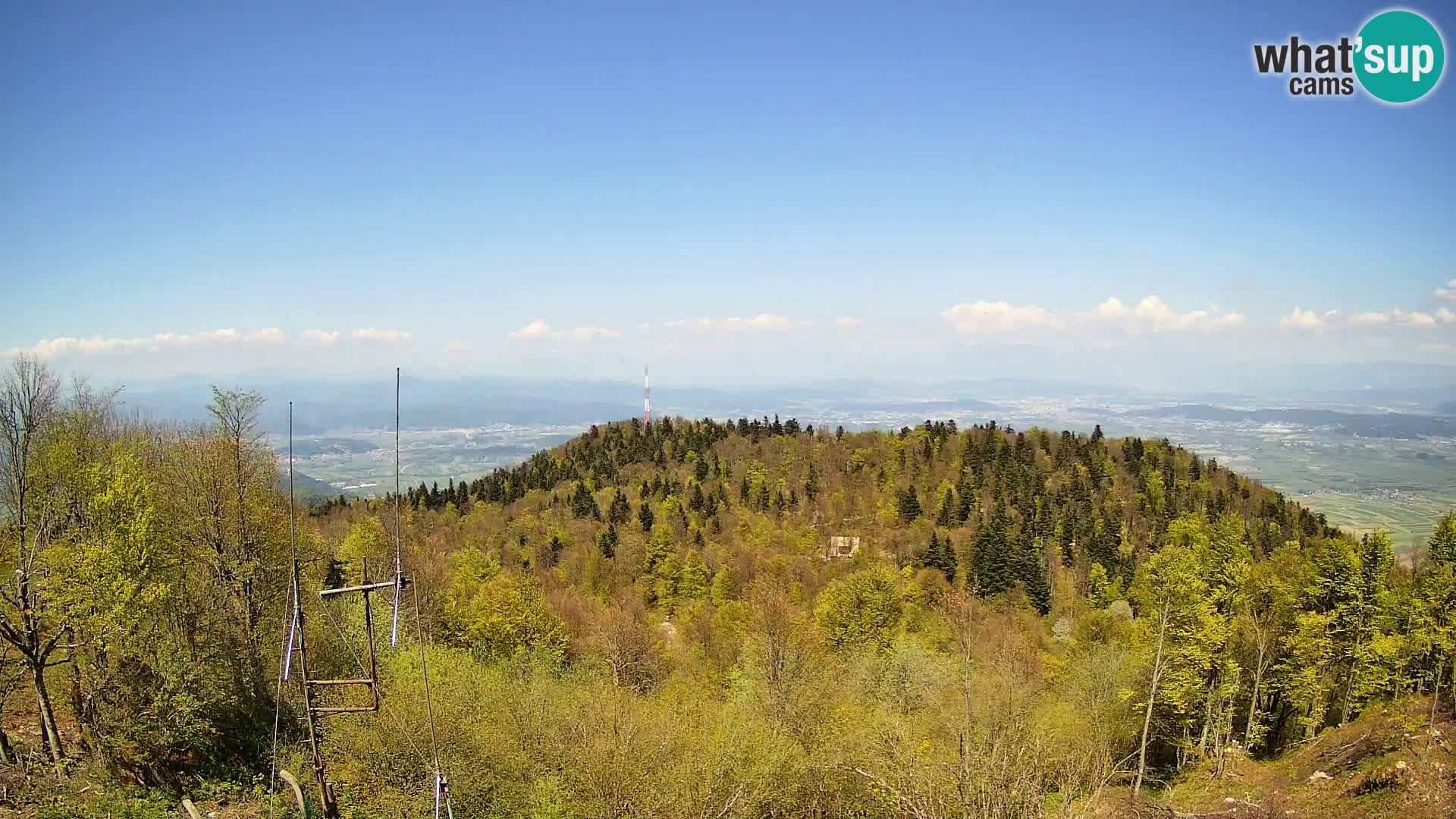 Krim web kamera Planinska koliba | pogled na Ljubljanu – Slovenija