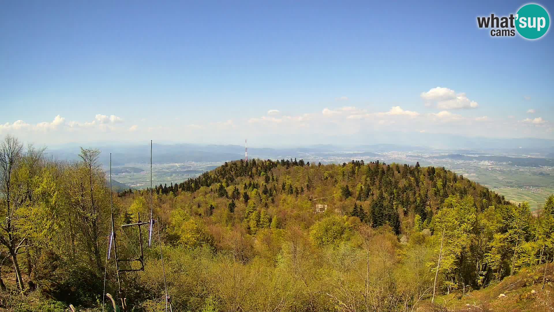 Krim webcam mountain hut | view to Ljubljana – Slovenia