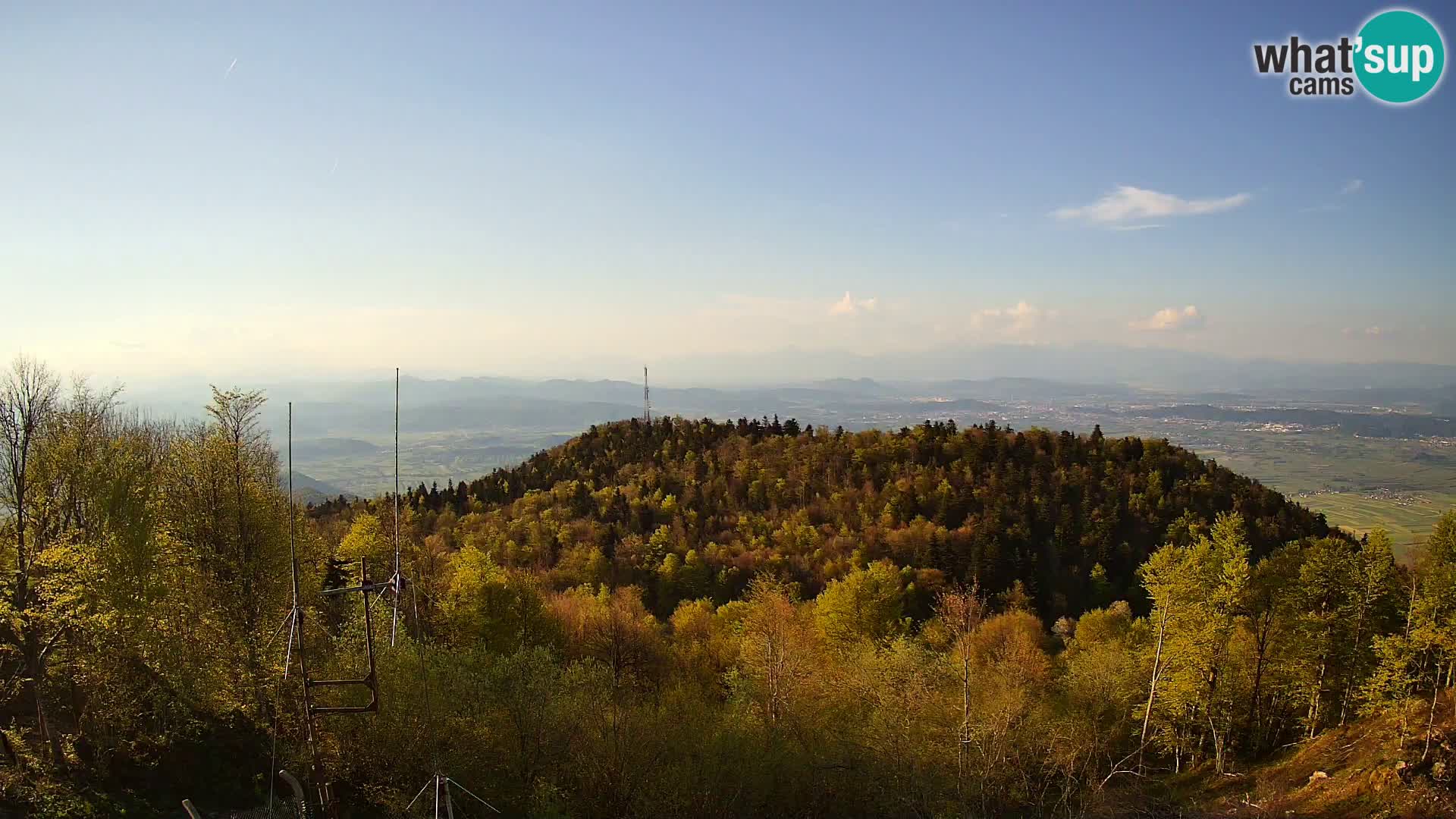 Krim webcam mountain hut | view to Ljubljana – Slovenia