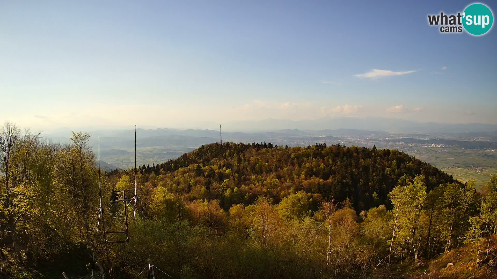 Krim webcam mountain hut | view to Ljubljana – Slovenia