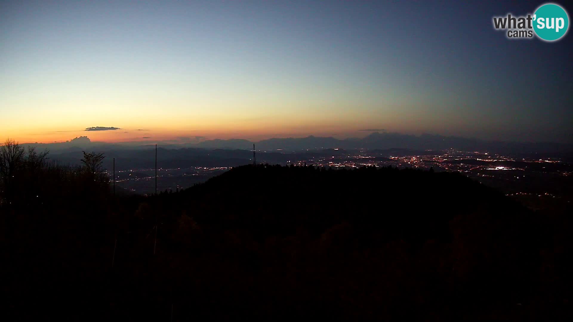 Krim Web cam Berghütte | Blick auf Ljubljana – Slowenien