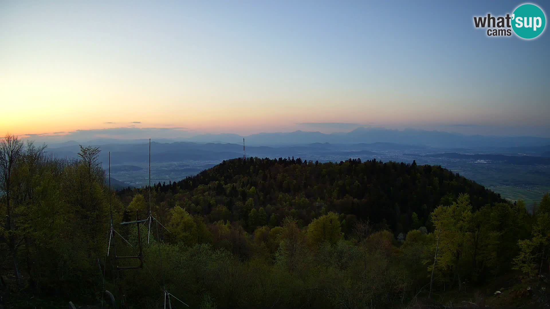 Krim webcam mountain hut | view to Ljubljana – Slovenia
