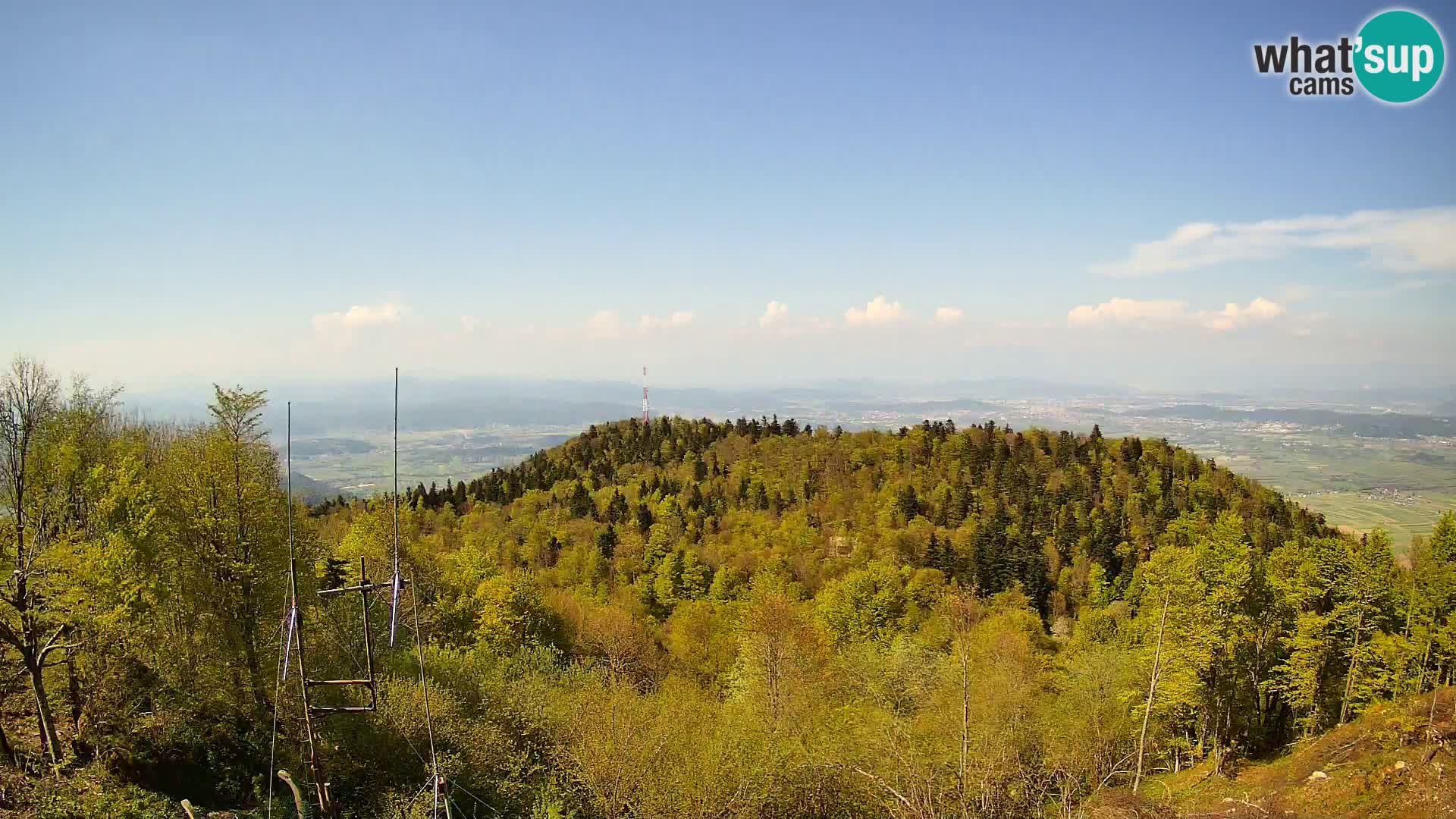 Krim web kamera Planinska koliba | pogled na Ljubljanu – Slovenija